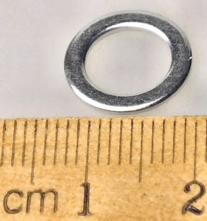 Es handelt sich um geschlossene, flache, ringförmige Unterlegscheiben aus verzinktem Stahl (Werkstoffnummer: 1.0338, kein nicht rostender Stahl). Die Erzeugnisse werden in Motoren von Membranpumpen eingebaut und stützen dort das Kugellager auf der Rotorwelle ab.
Abmessungen: Außendurchmesser: etwa 12,7 mm, Lochdurchmesser: etwa 8,1 mm.
Der Versand erfolgt nicht über Malaysia.
- Antragstellerangaben -

Abbildung siehe Anlage.

Derartige Erzeugnisse gehören als "andere Unterlegscheiben aus Stahl" zur Codenummer 7318 2200 98 0 des Elektronischen Zolltarifs.