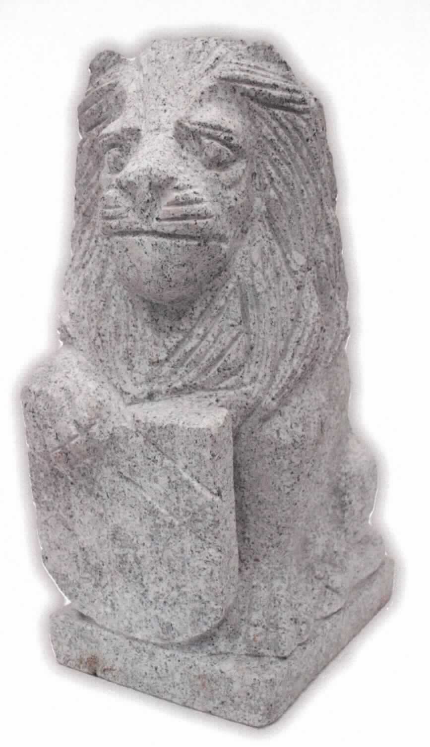 Angaben: 
Figuren LÖWE LEOPOLD
Bearbeitung: Oberfläche feingestockt. Bei diesen handgearbeiteten Steinmetzarbeiten handelt es sich um Unikate, die in Struktur und Form variieren können. 
Farbe: grau
Material: Granit
Herkunft: China 
Größe: 45 cm, 40 kg / Stück

Befund:
Bearbeitete Werksteine und Waren daraus