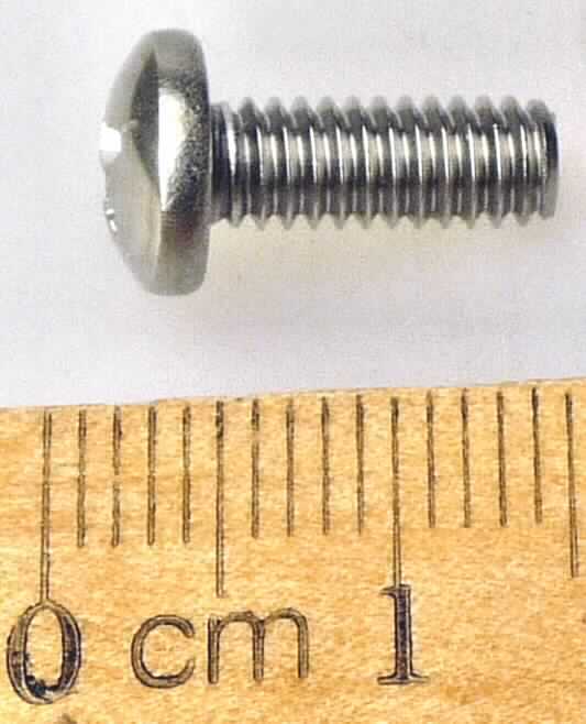 Es handelt sich um Schrauben aus nicht rostendem Stahl (Werkstoffnummer 1.4006) mit Rundkopf mit Kreuzschlitz, mit bis zum Kopf reichendem, metrischem Gewinde mit stumpfem Gewindeende. Die Erzeugnisse sind nicht aus vollem Material gedreht.
Gesamtlänge: etwa 13,0 mm.
Gewindedurchmesser: etwa 4,1 mm.
- Antragstellerangaben -

Abbildung siehe Anlage.

Derartige Erzeugnisse gehören als "andere Schauben aus nicht rostendem Stahl, mit Gewinde, mit Kopf mit Kreuzschlitz" zur Codenummer 7318 1551 99 0 des Elektronischen Zolltarifs.