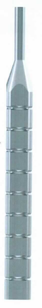 Prothetisches Instrument, sog. Abutment-Halter für TRI Narrow, Art.-Nr. TNAH, bestehend aus einem spezifisch geformten, zylindrischen, einseitig konischen, auf der Außenseite mit Einkerbungen sowie einem Innengewinde versehenen Werkzeug aus rostfreiem Stahl mit einer Länge von 11 cm, einem Durchmesser am Griff von ca. 11 mm und an der Spitze von ca. 4 mm.
Äußere Form: siehe Abbildung in der Anlage.
Die Ware findet bei der Herstellung von Zahnersatz Verwendung. Das Instrument dient der Erleichterung der Bearbeitung von Abutments (nicht Gegenstand dieser Auskunft) in zahnärztlichen Praxen. Das Abutment kann dazu z. B. zum Beschleifen auf den Abutment-Halter aufgeschraubt werden und dadurch während des Vorgangs in der Hand gehalten werden.

Die Ware wird als "zahnärztliches Instrument, nicht von den Unterpositionen (KN) 9018 1100 bis 9018 4910 erfasst" eingereiht.