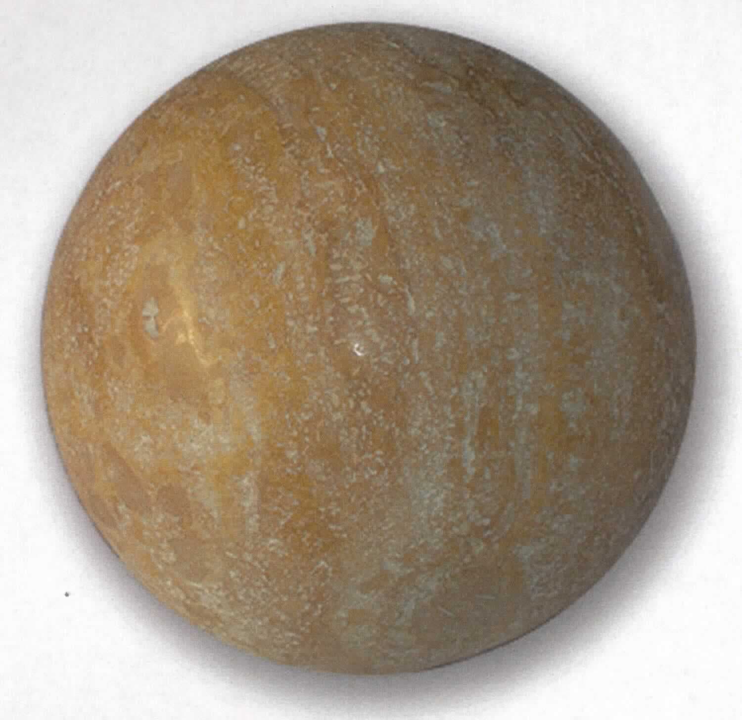 Angaben:
Kugeln DORATO 
Bearbeitung: Oberfläche geschliffen. Bei diesen handgearbeiteten Steinmetzarbeiten handelt es sich um Unikate, die in der Struktur variieren können. 
Farbe: gold-gelb-beige 
Material: Kalkstein 
Herkunft: Türkei 
Größe: dia. 30 cm 40 kg / Stück 
Größe: dia. 40 cm 100 kg / Stück 
Größe: dia. 50 cm 190 kg / Stück 
Größe: dia. 60 cm 320 kg / Stück

Befund:
Bearbeitete Werksteine und Waren daraus