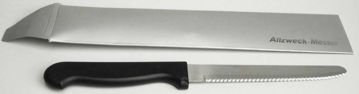 "Allzweck-Küchenmesser"

- mit schneidender, feststehender Klinge aus unedlem Metall, mit wellenförmigem Klingenschliff 
  und Griff aus Kunststoff; der Griff ist auf einer Seite mit einer annähernd quadratischen 
  Aussparung versehen

- Länge ca. 23 cm

- zur Verwendung in der Küche beim Zubereiten von Speisen

- mit einem Klingenschutz aus Kunststoff versehen und in einem Pappkarton 
  aufgemacht

Abbildung siehe Anlage.

Derartige Erzeugnisse gehören als "andere Messer mit schneidender, feststehender Klinge aus unedlem Metall, auch gezahnt, kein Messer der Pos. 8208" zur Codenummer 8211 9200 00 0 des Zolltarifs.