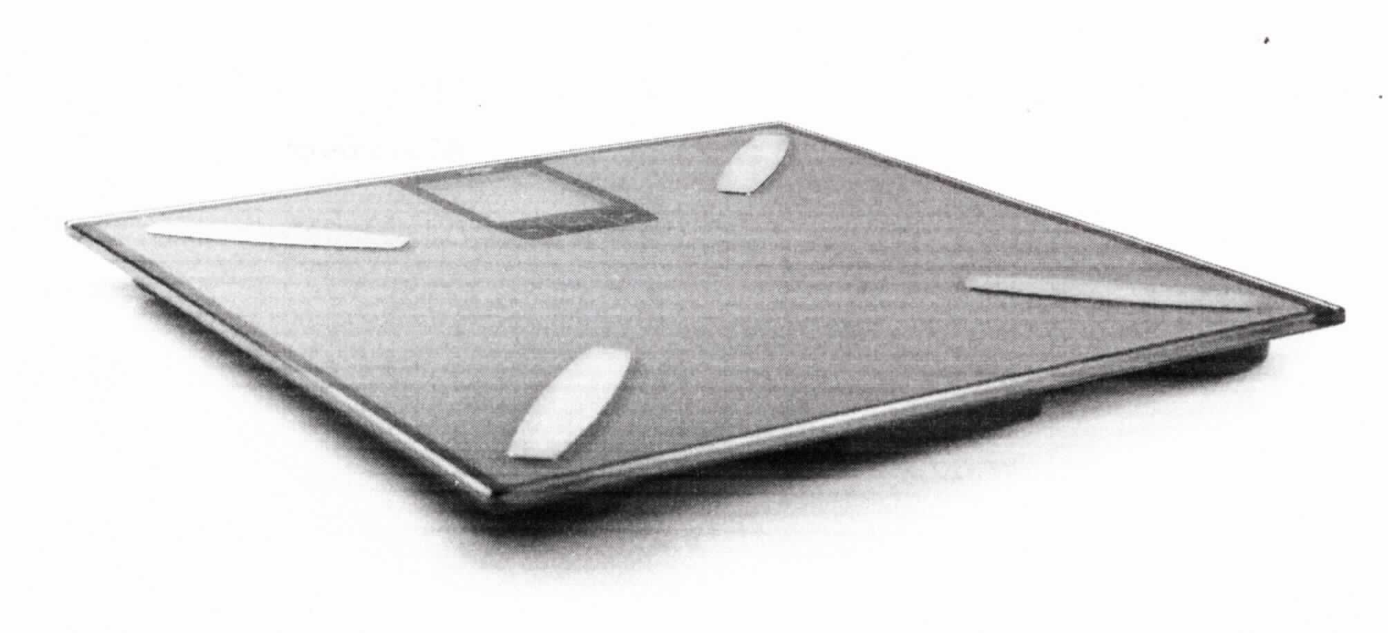 Sog. Sharon Körperanalysewaage,
- aus einer elektronischen Personenwaage mit einer quadratischen Glastrittfläche mit 4 Elektroden 
  (Abmessungen: 300 x 300 x 24 mm), Display, Bedienelementen und Batteriefach, Messgerät und 
  Bluetoothmodul in einem Gehäuse (Abbildung siehe Anlage),
- zum Wiegen von Personen bis max. 180 kg mit einer Genauigkeit von 100 g sowie zur Analyse von 
  Körperfett- und Wasseranteil, Knochen- und Muskelmasse und dem BMI,
- in einer gemeinsamen Verkaufsumschließung mit drei Batterien und Bedienungsanleitung (Beipack).
Die Wiegefunktion stellt die kennzeichnende Haupttätigkeit dar.
Die Waage bestimmt den Charakter des Ganzen.

"Waage mit einer Empfindlichkeit von mehr als 50 mg, Personenwaage, keine Haushaltswaage (Kombination aus Waage -kennzeichnende Haupttätigkeit- und Bluetoothmodul, zusammengesetzt mit -nicht charakterbestimmendem- Messgerät, in Warenzusammenstellung in Aufmachung für den Einzelverkauf mit nicht charakterbestimmendem Beipack) - Körperanalysewaage"
