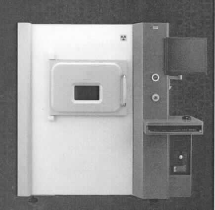 Röntgendurchleuchtungsinspektionssystem, im Wesentlichen bestehend aus einem 1580 mm x 1690 mm x 1780 mm großen Gerät mit Probenkammer, hochauflösendem Röntgensystem und Flachdetektor (äußere Form: siehe Abbildung in der Anlage). 
Das Gerät dient zur Beobachtung und Kontrolle von internen Strukturen und Montagebedingungen in elektronischen Geräten.
Die Ware wird als "Röntgengerät, nicht von den TARIC-Unterpositionen 9022 1200 00 bis 9022 1900 10 erfasst" eingereiht.