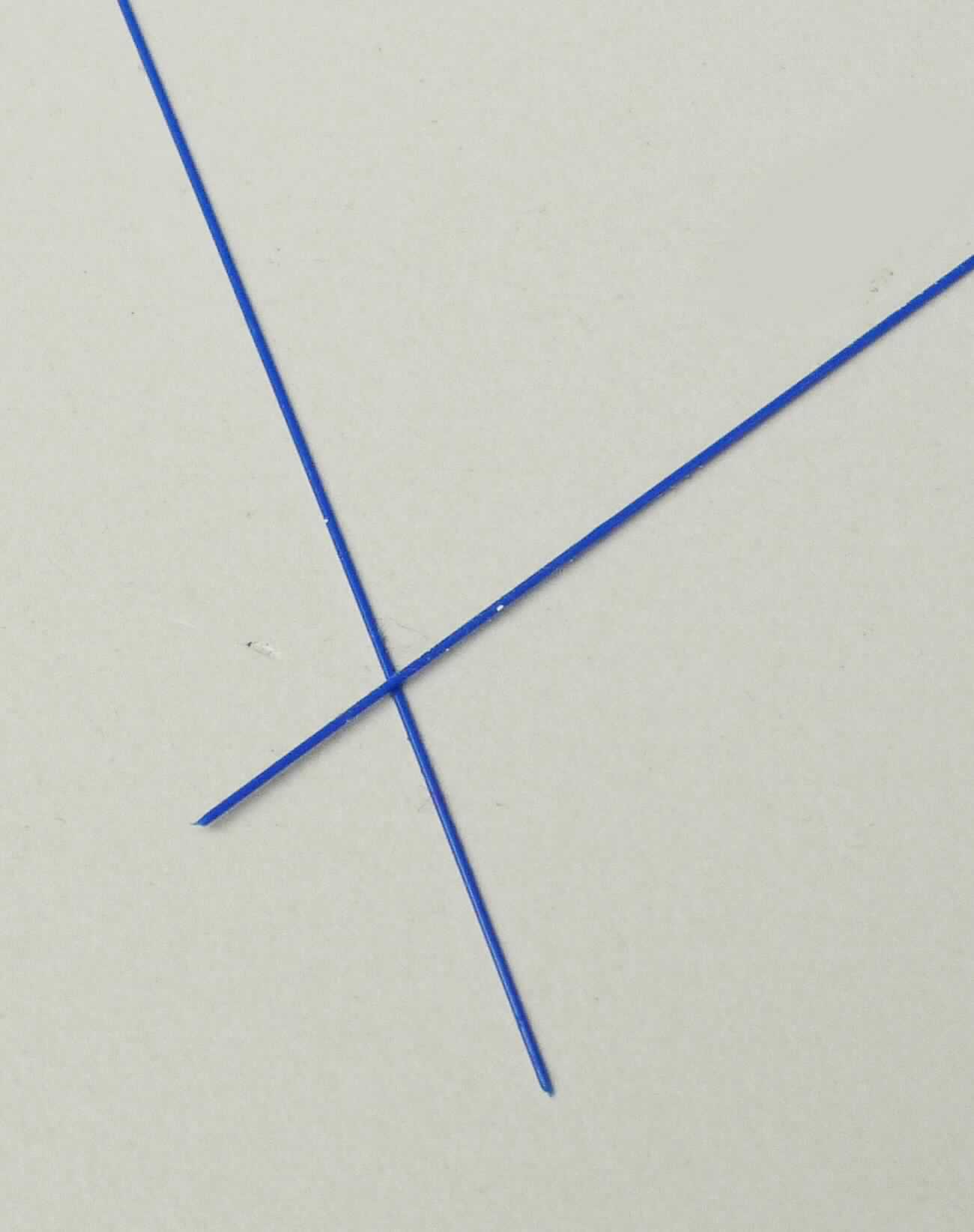 Sog.Glasfaserkabel mit Kunststoffschlauch für medizinische Zwecke, JTFIH Silica/ Silica Dual Clad Optical Fiber: Ultra-Low-OH, Serie: 106803, Artikel:106803 2004 JTFIH200240260400+/-8,5,6,30, in Form einer optischen Faser mit einem Kern aus Quarzglas mit wenigen OH-Gruppen, einem doppelten Siliziummantel (Dual Clad) und einem Primärcoating aus einem speziellen Kunststoff.
Die optische Faser wird u.a. in medizinischen Ablations-, Arthroskopie-, Beatmungs- oder Diagnosegeräte oder zur
Gas- und Flüssigkeitsbereitstellung im medizinischen Bereich verwendet.
Zur äußeren Form siehe Abbildung in Analge.

Die Ware wird als "optische Faser, kein Kabel zur Bildübertragung, andere als in den Unterpositionen (TARIC) 9001 1090 10 bis 9001 1090 30 genannt" eingereiht.