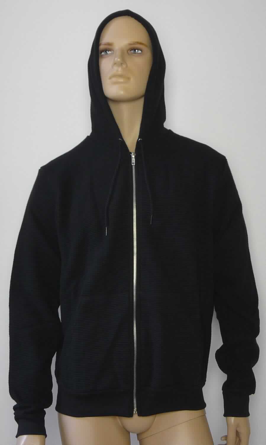 Blouson, sog. Strick Fleece Kapuzenpullover, Artikelnummer RSACRF497, Größe M, Foto siehe Anlage,
- aus ca. 1,5 mm dicken, einfarbigen Gewirken aus laut Antrag 100 % Baumwolle,
- über die Taille reichend (Rückenlänge: ca. 71 cm),
- mit einer angearbeiteten Kapuze mit Tunnelzug,
- mit einer durchgehenden Öffnung mit Reißverschluss, ohne Hinweise auf den Trägerkreis (unisex),
- mit langen Ärmeln, die über den unteren Rand des Kleidungsstücks hinausreichen; an den Ärmelenden
  mit gerippt gewirkten Bündchen verengt,
- vorn mit zwei aufgesetzten, offenen Taschen unterhalb der Taille,
- am unteren Rand mit einem angesetzten, gerippt gewirkten, verengenden Bund,
- erfüllt die Merkmale zur Einreihung als Blouson, somit kein Pullover. 
 
"Blouson, aus Gewirken, für Frauen, aus Baumwolle"