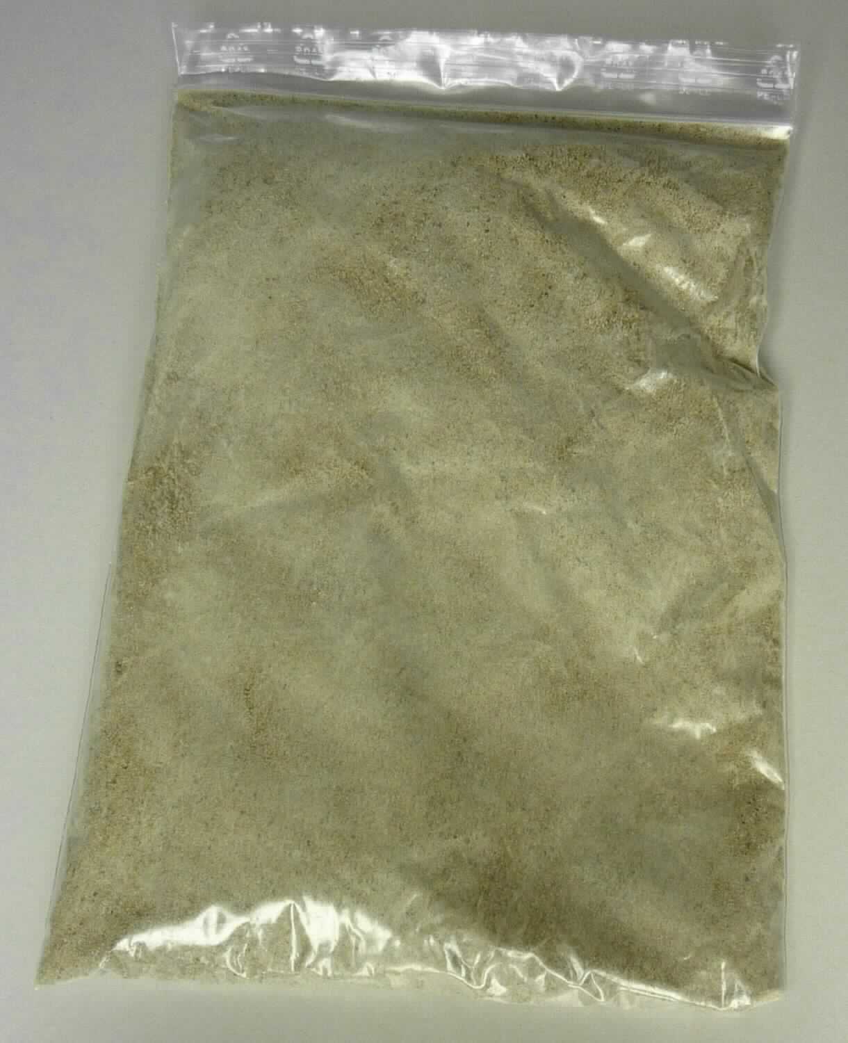 Reisprotein

Antragsangaben: Reisprotein. Nebenprodukt der Reissirup-/Reisstärkeherstellung. Verwendung: Einzelfuttermittel. Rohproteingehalt: ca. 50 %.

Beschaffenheit des vorgelegten Warenmusters: beigefarbenes Pulver.

Es liegt kein Abfall der Zuckergewinnung vor. Das Erzeugnis ist einem Getreidekleber aus der Stärkeherstellung vergleichbar.

Rückstände aus der Stärkegewinnung und ähnliche Rückstände, andere.