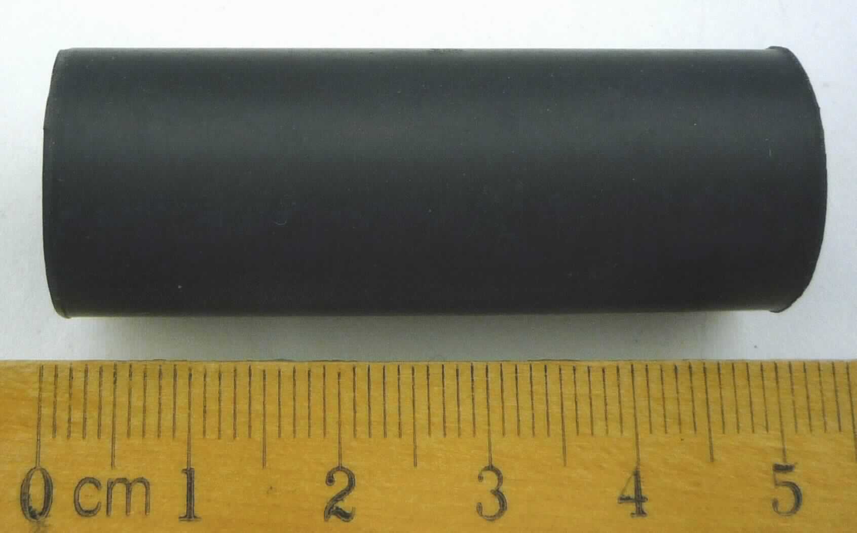 Angaben des Antragstellers: Muffe aus Kautschuk

Beschreibung eines Warenmusters:
Schwarzer Schlauchabschnitt aus einem elastischen Material (Länge ca. 5,0 cm, Innendurchmesser ca. 1,3 cm).

Befund:
Schlauch aus Weichkautschuk ohne Verstärkung und ohne Verbindungsstücke im Sinne der Unterposition 4009 1100
