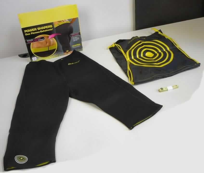 Lange Hose, Aufbewahrungsbeutel und Maßband, sog. Vitalmaxx Power Shapers Fitness-Hose, Größe M,
Foto siehe Anlage,
- in einem Pappkarton verpackt,
- keine Einreihung als Warenzusammenstellung, da die Waren nicht der Befriedigung eines speziellen Bedarfs oder
  der Ausübung einer bestimmten Tätigkeit dienen, somit getrennte Einreihung,
- Maßband (Längenmessinstrument):
-- mit einem Maßeinteilung in cm und inch (Länge: 150 cm),
-- für den Handgebrauch.

"Längenmessinstrument, für den Handgebrauch, in Kapitel 90 anderweitig weder genannt noch inbegriffen, 
 Maßband mit Maßeinteilung"