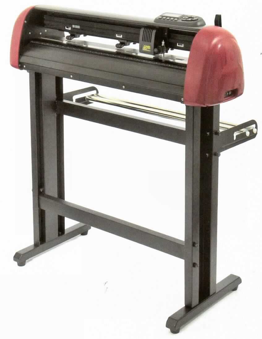 Sog. Schneidplotter (Modelle C30IV, C60IV, C120IV, S60 und S120) in Form einer Warenzusammenstellung in Aufmachung für den Einzelverkauf, im Wesentlichen bestehend aus
- einem im Hinblick auf den Wert und die Verwendung charakterbestimmenden Plottgerät aus einem länglichen, annähernd rechteckigen Gehäuse mit, je nach Ausführung, Schritt- oder Servomotor, RS232C und USB-Anschluss, LC-Display, Bedienknöpfen, Messerhalter, Schleppmesser, Plotunterlage, Plotstift und einem noch nicht zusammengesetzten Standfuß (außer Modell C30IV),
- einem USB-Kabel,
- einem Netzkabel und
- einer Bedienungsanleitung (äußere Form: siehe Abbildung in der Anlage).

Die vorgenannten Bestandteile sind gemeinsam in einem Karton für den Einzelverkauf aufgemacht. Das Plottgerät stellt sich als Multifunktionsmaschine dar und kann wahlweise durch den Einsatz des Messers bspw. zum Schneiden von Folien und Papier, oder aber mittels des Plotstiftes zum Zeichnen von Grafiken verwendet werden. Eine kennzeichnende Haupttätigkeit ist nicht ermittelbar.

Die Ware wird als "automatische Zeichenmaschine, Plotter" eingereiht.