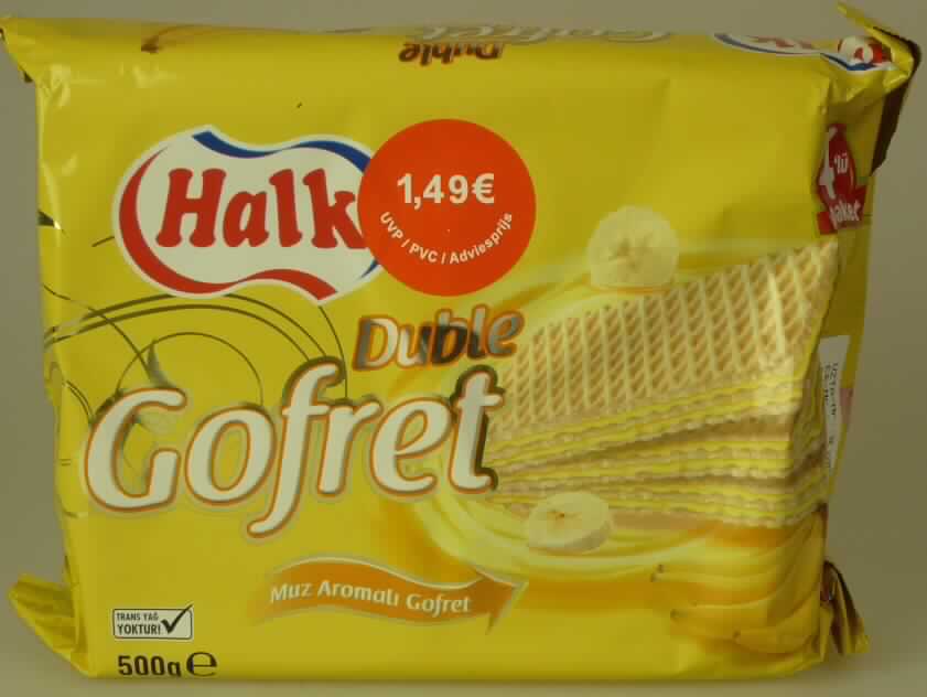 Waffelriegel mit Bananencremefüllung

Ein Warenmuster in Originalverpackung lag vor.

Bunt bedruckter Schlauchfolienbeutel, der Aufdruck enthält Angaben zum Produkt (Waffel mit Creme mit 
Bananenaroma; 500 g) und zu den Zutaten (siehe Feld 8); darin vier weiße, nicht bedruckte Schlauchfolien-
beutel mit Riegeln (ca. 9 cm x 2,5 cm x 1 cm) aus 3 Waffelblättern mit gelber Cremefüllung; 
Geschmack: süß, nach Waffelgebäck und Bananenaroma.

Wassergehalt*: 10 GHT oder weniger
Stärke/Glucose**: 25 bis weniger als 50 GHT
Saccharose/Invertzucker/Isoglucose***: 5 bis weniger als 30 GHT
Milchfett*: weniger als 1,5 GHT
Milchprotein*: weniger als 2,5 GHT

*  : lt. Antragsangaben
** : festgestellt gemäß VO (EG) 900/2008, VO (EU) 118/2010
***: festgestellt gemäß VO (EG) 900/2008

Backware, Waffel mit einem Wassergehalt von 10 GHT oder weniger, nicht mit Schokolade oder kakao-
haltigen Überzugsmassen überzogen oder bedeckt, nicht gesalzen