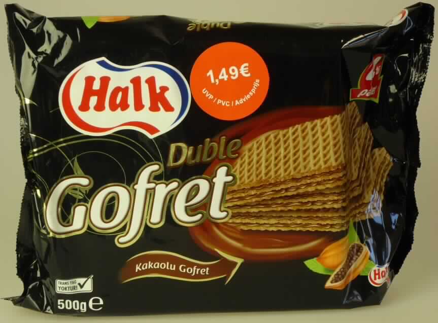 Waffelriegel mit Kakaocremefüllung

Ein Warenmuster in Originalverpackung lag vor.

Bunt bedruckter Schlauchfolienbeutel, der Aufdruck enthält Angaben zum Produkt (Waffel mit Kakao-
creme; 500 g) und zu den Zutaten (siehe Feld 8); darin vier weiße, nicht bedruckte Schlauchfolien-
beutel mit Riegeln (ca. 9 cm x 2,5 cm x 1 cm) aus 3 Waffelblättern mit brauner Cremefüllung; 
Geschmack: süß, nach Waffelgebäck und Kakao.

Wassergehalt*: 10 GHT oder weniger
Stärke/Glucose**: 25 bis weniger als 50 GHT
Saccharose/Invertzucker/Isoglucose***: 5 bis weniger als 30 GHT
Milchfett*: weniger als 1,5 GHT
Milchprotein*: weniger als 2,5 GHT

*  : lt. Antragsangaben
** : festgestellt gemäß VO (EG) 900/2008, VO (EU) 118/2010
***: festgestellt gemäß VO (EG) 900/2008

Backware, Waffel mit einem Wassergehalt von 10 GHT oder weniger, nicht mit Schokolade oder kakao-
haltigen Überzugsmassen überzogen oder bedeckt, nicht gesalzen