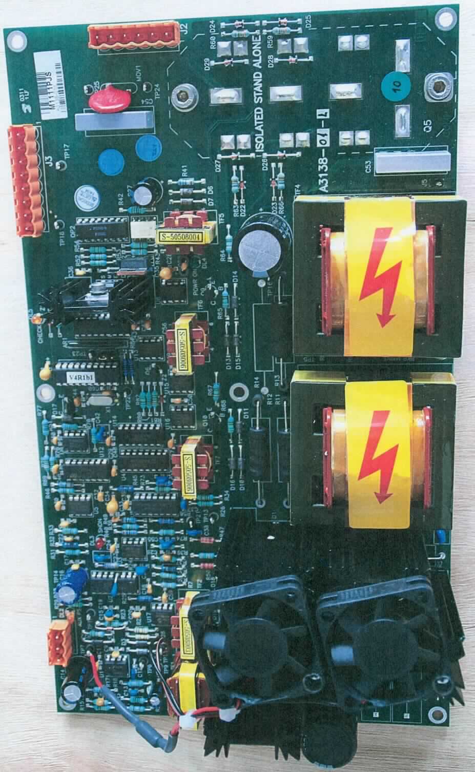 Spannungsumwandler,
Wechselrichter, mit aktiven und passiven Bauelementen (u.a. Transformatoren, Spulen, Kondensatoren, Widerständen) bestückte gedruckte Schaltung, mit elektrischen Anschlüssen, mit aufgebrachten Lüftern und Montagebohrungen zur Befestigung, 
zum Umwandeln einer Eingangsgleichspannung von 420 V nominal in eine Ausgangswechselspannung von 110 V und 60 Hz, mit einer Leistung von weniger als 7,5 kVA,
zur Verwendung als Spannungsversorgung für unterschiedliche Komponenten in einem Röntgengerät DX-D 100.

Das Erzeugnis ist als "elektrischer Stromrichter, nicht von der mit Telekommunikationsgeräten oder automatischen Datenverarbeitungsmaschinen und ihren Einheiten verwendeten Art, kein Akkumulatorenladegerät, Wechselrichter mit einer Leistung von 7,5 kVA oder weniger, nicht für zivile Luftfahrzeuge" einzureihen.