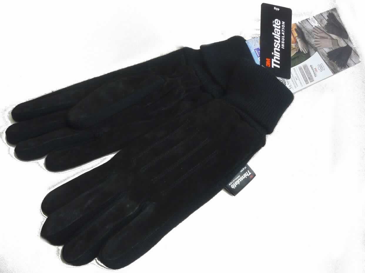 Handschuhe aus Leder, sog. Velourslederhandschuhe, Artikel: 288272, Foto siehe Anlage,
- als Fünffingerhandschuhe gearbeitet; mit Stulpe,
- an der Außen- und Innenhand, den Außen- und Innenseiten der Finger und dem Daumen aus lt. Antrag Leder,
- an den Fingerzwischenräumen, an den seitlichen Außenrändern und der Stulpe aus Gewirken aus
  Spinnstoffen,
- das Leder bestimmt insbesondere nach dem Umfang den wesentlichen Charakter der Ware,
- mit einem Innenfutter aus Spinnstoffen,
- ohne funktionelle Merkmale von Spezialsport- oder Schutzhandschuhen.

"Bekleidungszubehör (Fingerhandschuhe) aus Leder, keine Spezialsport- oder Schutzhandschuhe"