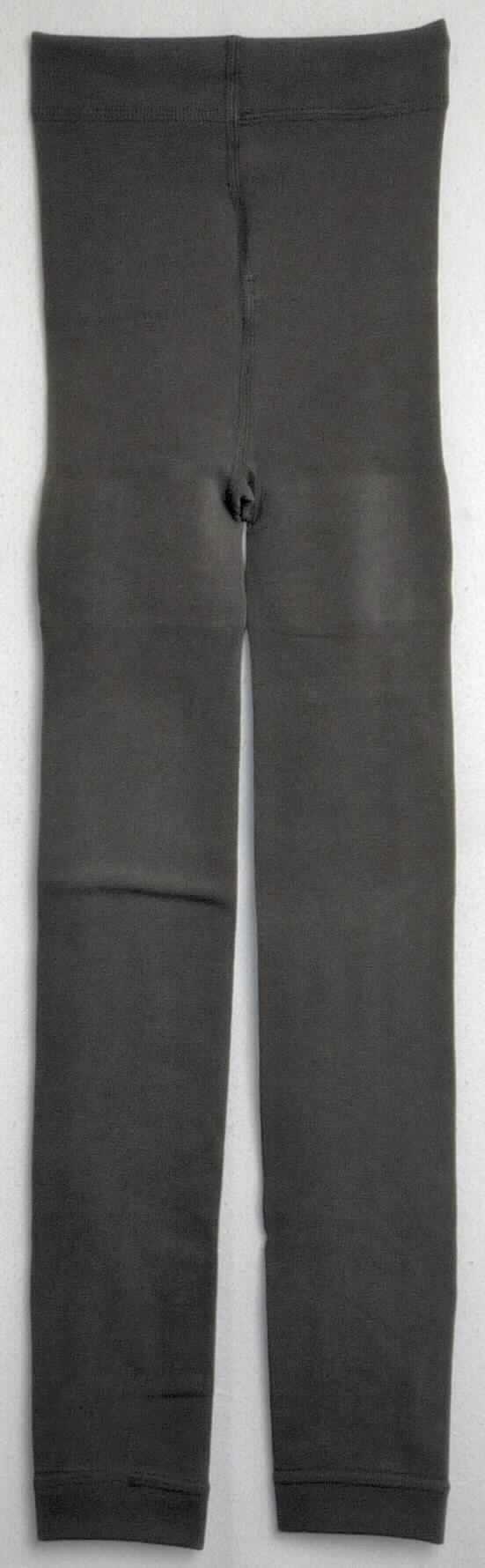 Strumpfhose, sog. Thermolegging, Artikel 7886121, Größe S, Foto siehe Anlage,
- mit einer Pappbanderole für den Einzelverkauf aufgemacht,
- aus etwa 1,8 mm dicken, einseitig (Innenseite) gerauten, einfarbigen (grauen) Gewirken; laut Antrag:
-- aus 95% Polyester und 5% Elasthan (beides synthetische Chemiefasern),
-- mit einem Titer der einfachen Garne von 70 dtex,
- in der Taille abschließend; mit einem etwa 4 cm breiten, elastischen Taillenbund,
- ohne Öffnung und ohne Verschluss,
- mit eingesetztem Zwickel, 
- im Strumpfbereich nahtlos gewirkt; mit eng anliegenden, bis zur Mitte der Waden reichenden Hosenbeinen,
- an den Beinabschlüssen mit elastischen Bündchen,
- kennzeichnet sich nach dem Verwendungszweck, der Herstellungsweise und der Ausstattung als Strumpfhose
  ohne Fußteil (somit weder eine lange Hose der Position 6104 noch eine lange Unterhose der Position 6108).

"Strumpfhose, aus Gewirken, andere als solche mit degressiver Kompression, aus synthetischen Chemiefasern,
 mit einem Titer der einfachen Garne von mehr als 67 dtex"