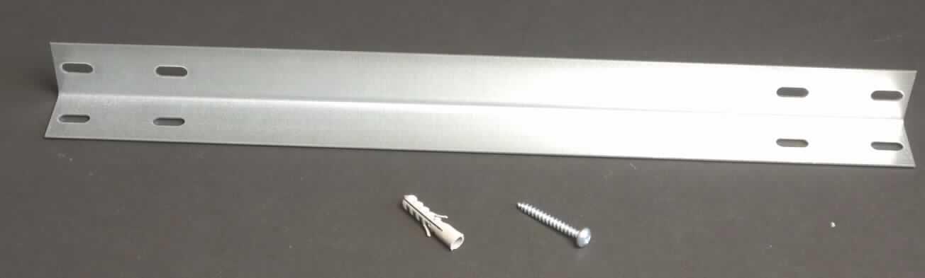 Montageschiene

Bei der als Montageschiene bezeichneten Ware handelt es sich um ein massives metallisches Erzeugnis mit über die gesamte Länge gleichbleibendem Querschnitt in Form eines "L" (L-Profil) mit den Abmessungen 45 x 3,5 x 3,5 (Länge x Seite x Seite in mm). Das Erzeugnis besteht aus nicht legiertem Stahl, ist verzinkt und an den Enden mit vier Lochstanzungen versehen (siehe Abbildung).
Die Ware wird als Schiene zur Befestigung von Duschtassen verwendet. Je 2 Schienen ist zusätzlich Montagematerial in Form von je 4 Schrauben, Dübeln und Unterlegscheiben beigefügt. Den Charakter der Warenzusammenstellung bestimmt die Stahlschiene.

Zolltariflich handelt es sich um ein anderes Profil aus nicht legiertem Stahl, aus flachgewalzten Erzeugnissen kalthergestellt oder kaltfertiggestellt.