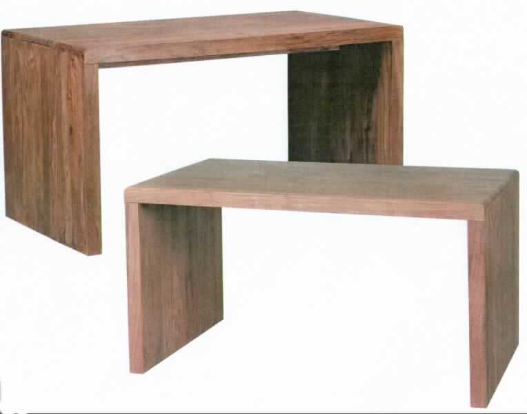 Der Tisch, sog. Schreibtisch (WL1.468), ist 140 x 80 x 76 cm  (B x T x H) groß. Er stellt sich als Wangentisch mit abgerundeten Ecken dar, welcher vollständig aus Akazienholz gefertigt ist.

Die Ware wird als "anderes als von den Positionen 9401 und 9402 erfasstes Holzmöbel, von der in Büros verwendeten Art, mit einer Höhe von weniger als 80 cm" eingereiht.