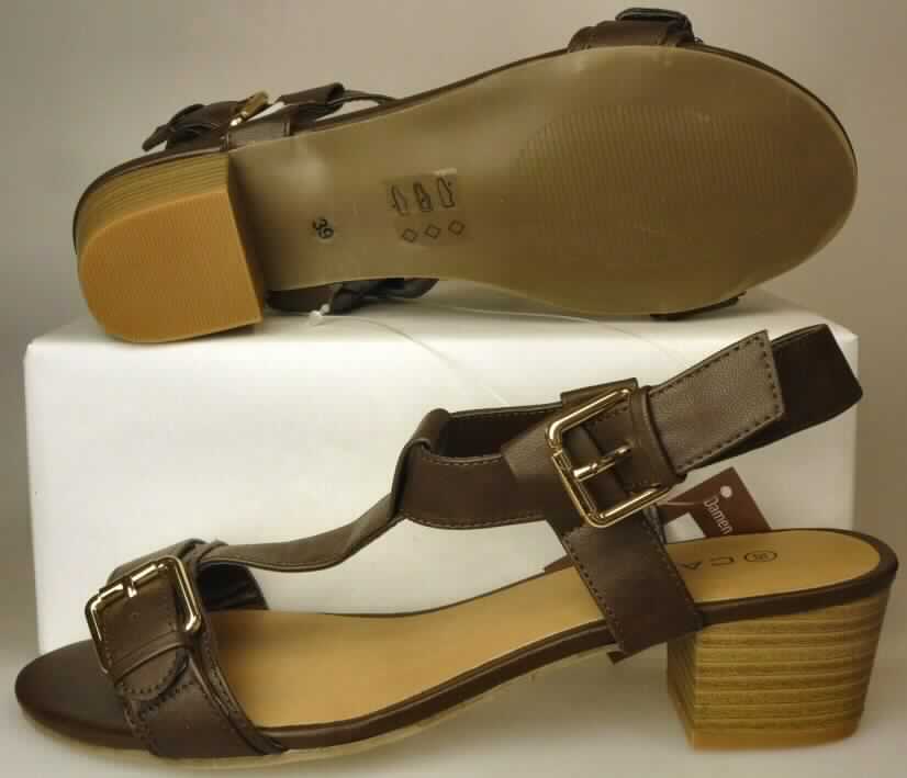 Freizeitschuhe (lt. Antrag: "Damen Sandale 170245", Foto siehe Anlage)
- mit Laufsohlen aus (lt. Antrag) Kautschuk,
- mit zehenfreiem Oberteil (nicht geschlossenes Blatt; nicht mit der Sohle durch Zapfen zusammengesteckt) 
  aus Kunststoff (Spinnstoff mit einer mit bloßem Auge wahrnehmbaren Außenschicht aus Kunststoff),
- mit Zierriemen und Zierschnalle über dem Spann,
- seitlich mit Schnallenverschluss,
- nicht den Knöchel bedeckend,
- ohne Metallschutz in der Vorderkappe,
- mit einer größten Höhe des Absatzes und der Sohle von mehr als 3 cm

"Schuhe mit Laufsohlen aus Kautschuk und Oberteil aus Kunststoff, andere als in Pos. 6401 und in den 
 UPos. 6402 1210 bis 6402 9910 genannt, mit nicht geschlossenem Blatt, mit Absatz und Sohle mit einer 
 größten Höhe von mehr als 3 cm"