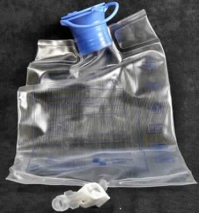 Sog. Applix HydroBag, bestehend aus einem transparenter Leerbeutel mit Aufdruck und Skalierung von 100 bis 1500 ml sowie einem integrierten, festsitzenden, ca. 11 cm langen Schlauch mit einer Schlauchklemme und einem verschließbaren Einfüllstutzen mit Aufhängeöse. Alle Bestandteile bestehen aus Kunststoff. 
Äußere Form: siehe Abbildung in der Anlage.
Die Ware dient der Flüssigkeitsbilanzierung im Rahmen der enteralen Ernährung (Nahrungszufuhr und -aufnahme über den Magen-Darm-Trakt) und wird an das EasyBag- oder VarioLine-System (nicht Gegenstand dieser vZTA-Entscheidung) angeschlossen. 

Die Ware wird als "Teil, erkennbar hauptsächlich für medizinische Infusionsgeräte bestimmt" eingereiht.