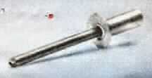 Es handelt sich um sog. Blindniete aus unedlem Metall, im Wesentlichen bestehend aus einem hülsenartigen Nietkörper mit geschlossenem Senkkopf, je aus einer Aluminiumlegierung mit gewichtsmäßig vorherrschendem Aluminiumgehalt, und einem in den Nietkörper gesteckten Dorn aus Stahl (verzinkter Stahl oder nicht rostender Stahl). Die Erzeugnisse dienen zur unlösbaren Verbindung (Verpressen) von verschiedenen Materialien. Sie weisen folgende Abmessungen auf (Durchmesser x Länge):
- etwa 3,2 mm x 7,0 mm/8,5 mm/10,2 mm/11,7 mm/13,3 mm/15,0 mm,
- etwa 4,0 mm x 9,5 mm/11,0 mm/12,5 mm/14,0 mm/15,8 mm,
- etwa 4,8 mm x 10,0 mm/11,5 mm/13,0 mm/14,7 mm.
(Antragstellerangaben)

Abbildung siehe Anlage.

Derartige Erzeugnisse gehören als "andere Hohlniete, aus unedlen Metallen" zur Codenummer 8308 2000 90 0 des Zolltarifs.