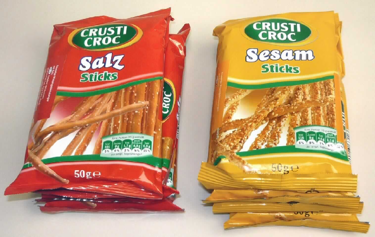 Laugenstangen mit Sesam

Antragsangaben:
Crusti Crok Seamstangen
Art. 1861-3
Daten laut beiliegender Rezeptur: Milchfett: 0,00 %, Milchprotein: 0,00 %, Stärke/Glucose: 55,25 %, Zucker: 0,00 % 

Beschaffenheit des vorgelegten Warenmusters:
4 mit bedruckter Klebefolie verbundene Original-Kunststoffschlauchfolienbeutel; der Aufdruck enthält Angaben zum 
Erzeugnis (Knusprige Weizengebäckstangen mit Sesam; 4 x 50 g) und zu den Zutaten (siehe Feld 8); darin dünne, 
braune, extrudierte, mit Sesamsamen bestreute Laugengebäckstangen (Länge ca. 11,5 cm, Durchmesser ca. 
0,5 cm); Geschmack nach gesalzenem Laugengebäck mit Sesam, nicht süß.

Stärke/Glucose*: 50 bis weniger als 75 GHT 
Saccharose/ Invertzucker/Isoglucose**: weniger als 5 GHT 
Milchfett***: weniger als 1,5 GHT 
Milchprotein***: weniger als 2,5 GHT 

*  :   festgestellt gemäß VO (EG) 900/2008, VO (EU) 118/2010
** :  festgestellt gemäß VO (EG) 900/2008 
***: Antragsangaben

Backware, extrudiertes Erzeugnis, gesalzen
