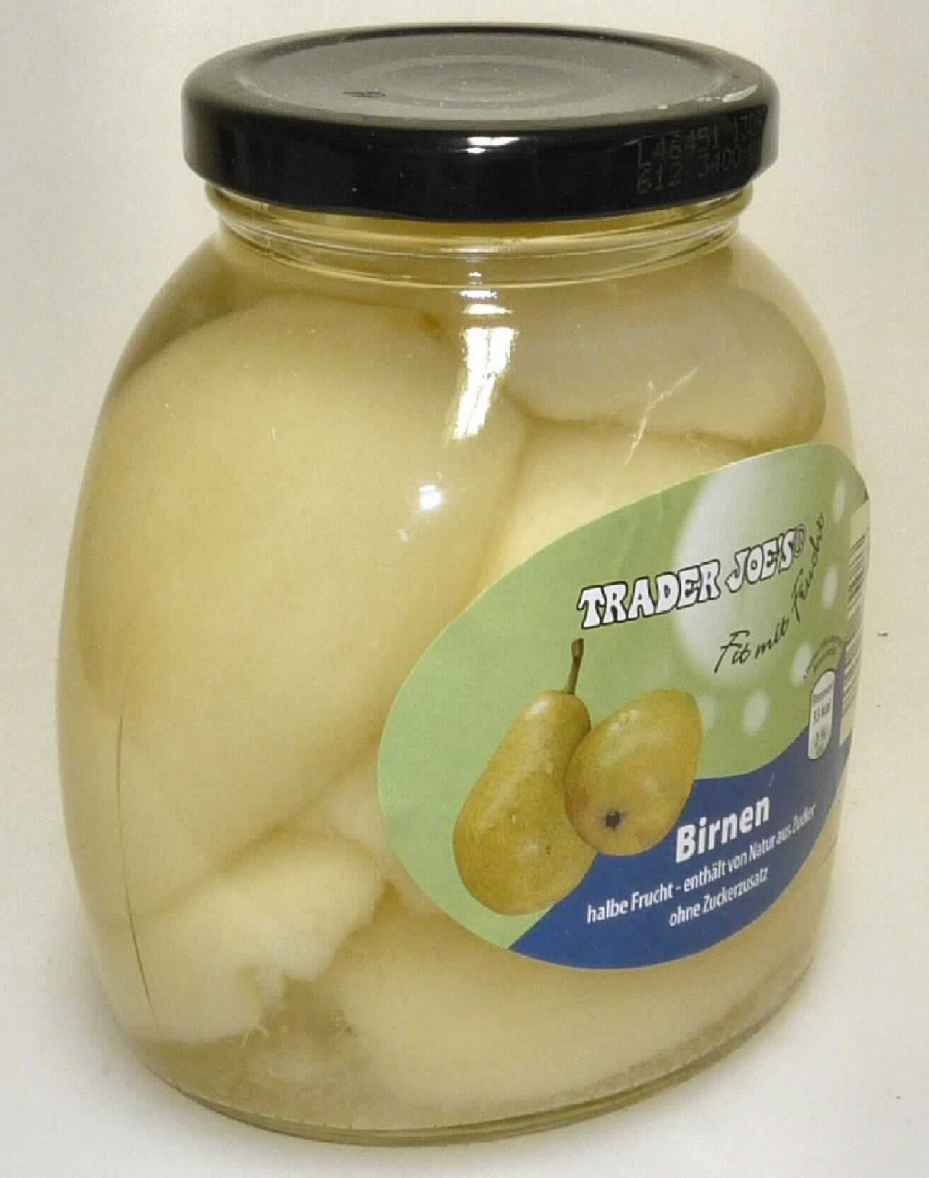 Birnen, zubereitet.

Antragsangaben (als zutreffend unterstellt): Obstkonserve, Birnen, halbe Frucht, ohne Zuckerzusatz, 580 ml. Zutaten: Birnen, Wasser, Süßstoffe, Zitronensäure, Ascorbinsäure.

Äußere Beschaffenheit des vorgelegten Warenmusters: beigefarbene, weiche Birnenhälften, ohne Schale, ohne Kerngehäuse, eingelegt in einer klaren Flüssigkeit. Geschmack: schwach süß, fruchtig, nach Birnen. Aufmachung: in einem etikettierten Originalkonservenglas für den Einzelverkauf aufgemacht. Warenaufschrift (auszugsweise): "Birnen, halbe Frucht; mit Süßungsmitteln; Füllmenge: 530 g; Abtropfgewicht: 300 g". Alkohol (gem. Angabe): nicht enthalten. Zuckerzusatz i. S. der ZAnm 3, 2. Anstrich zu Kap 20 (gem. Untersuchungsergebnis): nicht enthalten.

Früchte, Nüsse und andere genießbare Pflanzenteile, in anderer Weise zubereitet oder haltbar gemacht, auch mit Zusatz von Zucker, anderen Süßmitteln oder Alkohol, anderweit weder genannt noch inbegriffen, Birnen, ohne Zusatz von Alkohol, ohne Zusatz von Zucker, in unmittelbaren Umschließungen mit einem Gewicht des Inhalts von weniger als 4,5 kg, nicht in Form von Flocken oder Pulver.