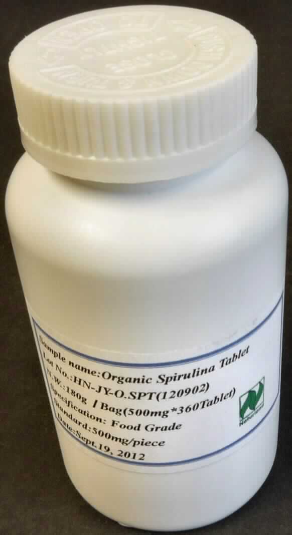 Nahrungsergänzungsmittel; Spirulinatabletten

Vorgelegt wurde eine Plastikschraubflasche, gefüllt mit tannengrünen, runden (1,2 cm x 0,5 cm; 500 mg), 
an den Seiten abgeflachten, hartgepressten Tabletten sowie ein Analysenzertifikat.



Andere Einzeller-Mikroorganismen, nicht lebend; keine Algen i. S. der Pos 1212 der KN