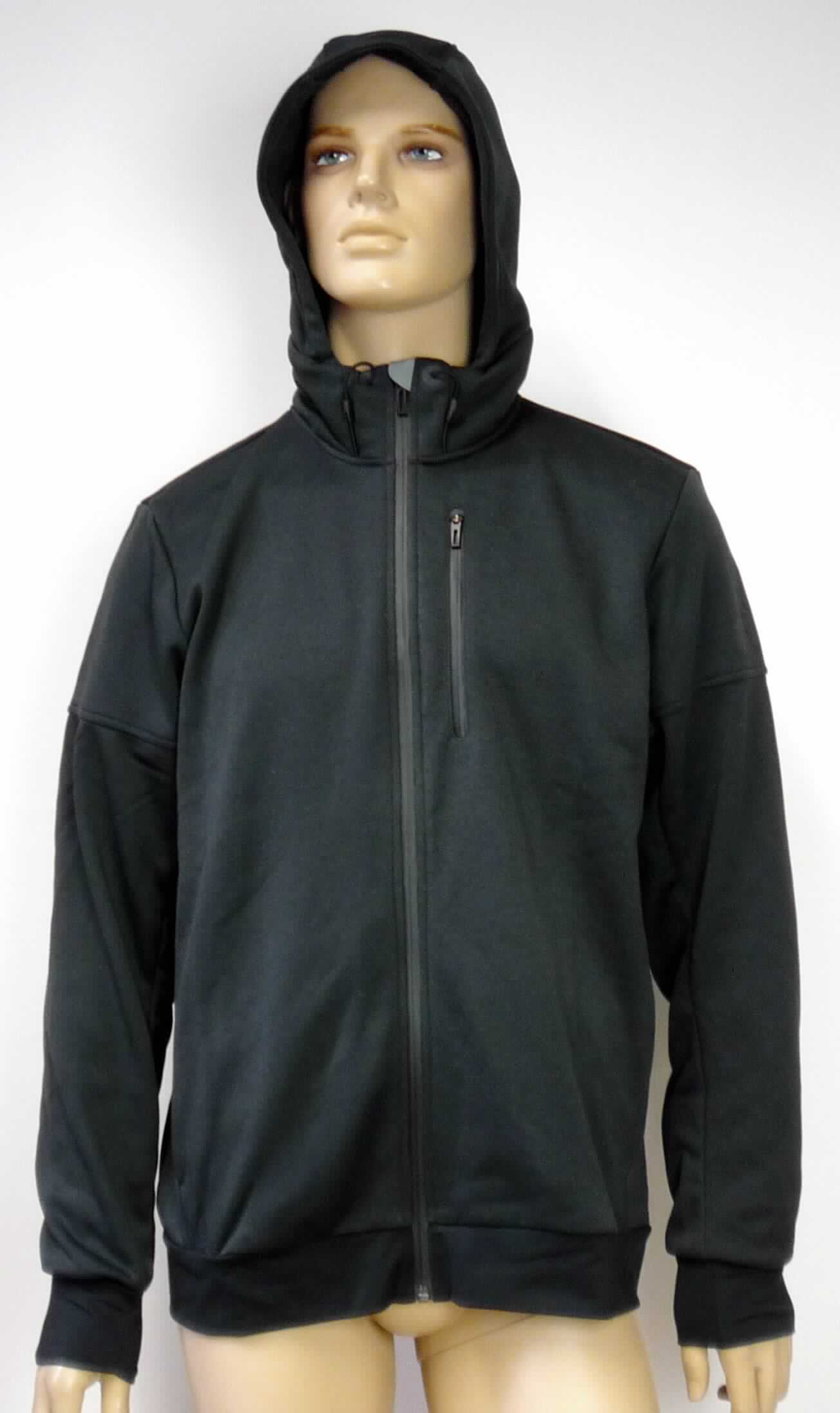 Blouson, sog. Jacke, Größe L, Foto siehe Anlage,
- aus ca. 1,4 mm dicken, buntgewirkten Gewirken (melierte Garne) aus laut Antrag 100 % Polyester 
  (synthetische Chemiefasern),
- über die Taille reichend (Rückenlänge: ca. 70 cm),
- mit einer Kapuze mit Tunnelzug,
- vorn mit einer durchgehenden Öffnung mit einem bis in die Kapuze reichenden Reißverschluss; am
  Kapuzenrand mit einer kurzen Überlappung von links über rechts (Männerkleidung),
- mit langen Ärmeln, die über den unteren Rand des Kleidungsstücks hinausreichen; an den Ärmelenden
  mit angesetzten, verengenden Bündchen,
- vorn mit einer eingesetzten Tasche mit Reißverschluss im Brustbereich sowie zwei eingesetzten, offenen Taschen 
  im Bereich der Taille,
- am unteren Rand mit einem angesetzten, leicht verengenden Bund,
- erfüllt die Merkmale zur Einreihung als Blouson, somit keine Jacke.

"Blouson, aus Gewirken, für Männer, aus Chemiefasern"