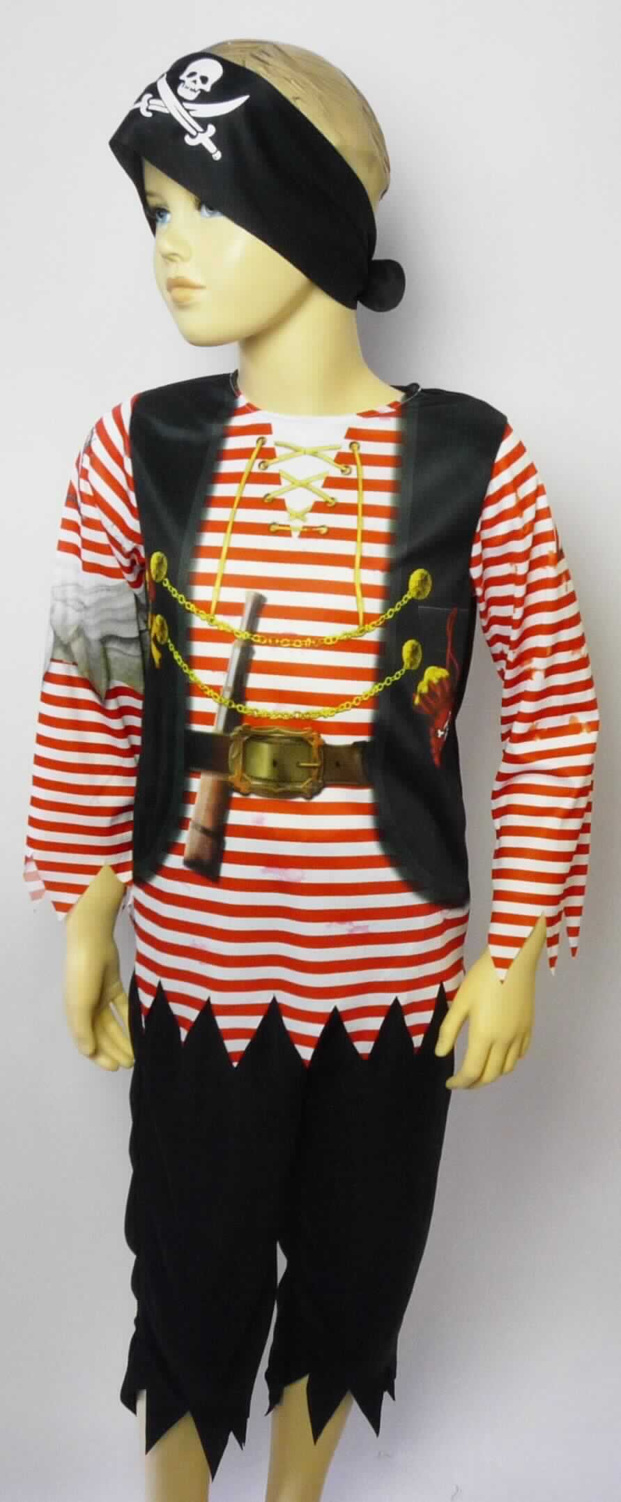 Kostüm Pirat, Art. 187092, 186818, in Kindergröße M, Fotos siehe Anlage,
- dreiteilige Zusammenstellung, bestehend aus einer Bluse, einer langen Hose und einem Bekleidungszubehör
  (Haarband),
- gemeinsam in einem Polybeutel mit bedrucktem Pappeinleger verpackt,
- gehört als Maskenkostüm aus Spinnstoffen nicht zum Warenkreis der Position 9505,
- keine Kombination, da die Kleidungsstücke nicht aus ein und demselben Flächenerzeugnis hergestellt wurden,
- getrennte Einreihung aller Bestandteile, weil die Kleidungsstücke nicht zusammen in eine Position eingereiht 
  werden können,
- alle Flächenerzeugnisse aus laut Antrag 100 % Polyester (synthetische Chemiefasern),
- Bluse:
-- aus ca. 0,3 mm dicken, einfarbigen und bedruckten Gewirken, 
-- mit mehr als 10 Maschen je linearen Zentimeter in jeder Richtung,
-- bis über die Taille reichend (Rückenlänge: ca. 54 cm), 
-- mit einem runden, halsnahen Ausschnitt, 
-- im Rücken mit einer ca. 14 cm langen Öffnung mit Klettverschluss, 
-- vorn ohne Öffnung und ohne Verschluss,
-- ohne Hinweise auf den Trägerkreis (unisex),
-- mit langen Ärmeln, an den Ärmelabschlüssen zackenförmig gearbeitet, 
-- vorn so bedruckt, dass der optische Eindruck entsteht, als würden eine Weste und ein Gürtel über einer Bluse 
   getragen,
-- am unteren Rand zackenförmig gearbeitet.

"Bluse, aus Gewirken, für Mädchen, aus Chemiefasern"