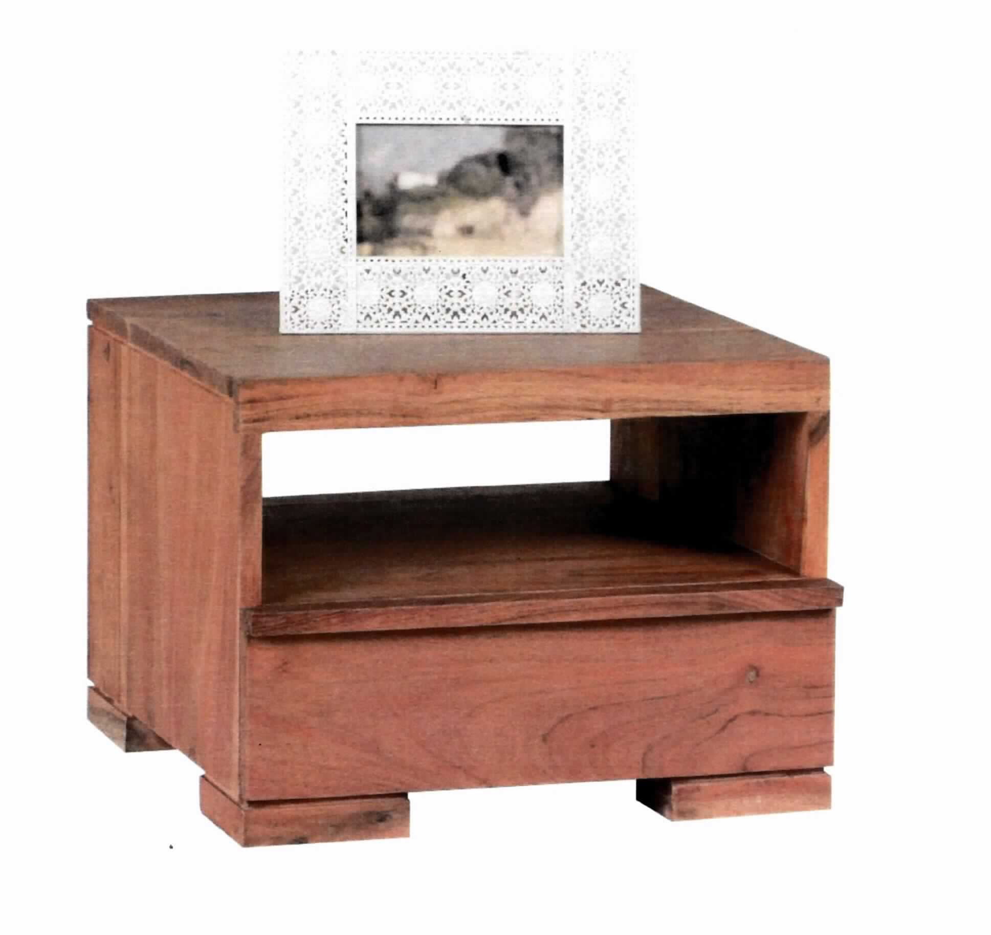Der Nachttisch, sog. Nachtkonsole (WL1.520), ist ein 40 x 40 x 30 cm (B x T x H) großes, rechteckiges Möbel aus Akazienholz. Es besteht im Wesentlichen aus zwei geschlossenen Seitenwänden, einer rechteckigen Ablagefläche, einem darunter befindlichen offenen Ablageboden und einer Schublade sowie vier Standfüßen. Das Möbel dient als Nachtkommode der Ausstattung von Schlafzimmern. 

Die Ware wird als "anderes als von den Positionen 9401 und 9402 erfasstes Holzmöbel, von der in Schlafzimmern verwendeten Art" eingereiht.