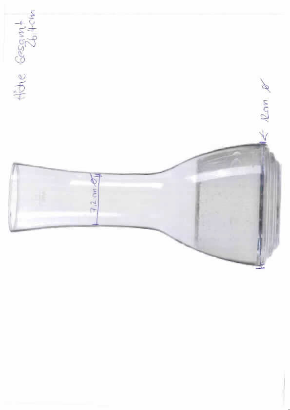 Glaswaren zur Verwendung bei Tisch oder in der Küche, sog. Wasserkaraffe Drift (ein Warenmuster wurde nicht vorgelegt, Einreihung anhand ergänzender Antragsangaben und Abbildung), Foto siehe Anlage
- in Form einer Karaffe, 
- aus gewöhnlichem, klarsichtigem, handgefertigtem Glas, 
- mit einem Eichstrich (1 Liter) versehen, 
- mit einem unteren Durchmesser von ca. 12 cm und einer Höhe von ca. 26,4 cm,
- keine Ware der Position 7010, da zur Verwendung als Haushaltsartikel zum Servieren von 
  Getränken bestimmt.

"Glasware zur Verwendung bei Tisch oder in der Küche (Karaffe), aus gewöhnlichem Glas, 
handgefertigt"