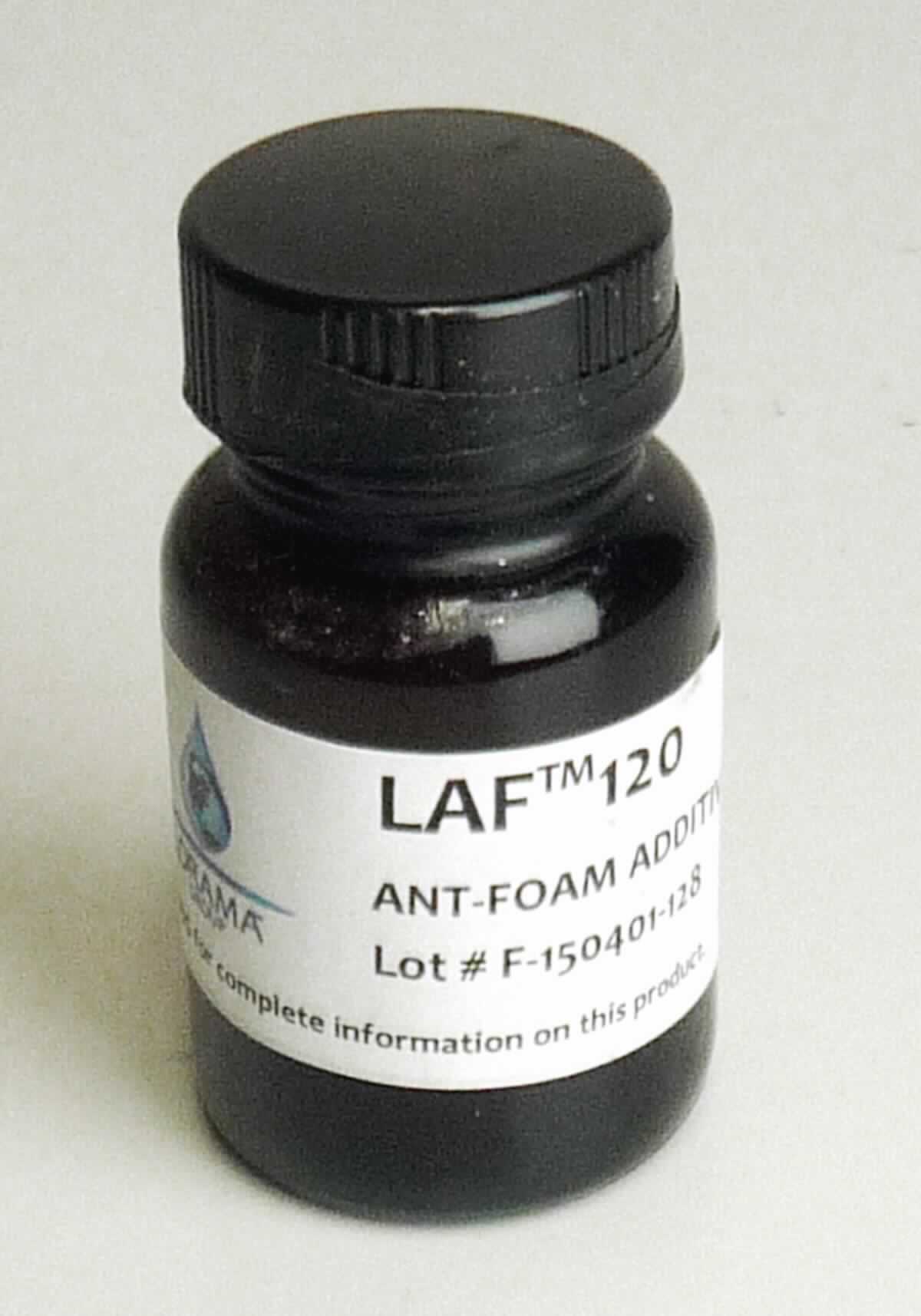 Angaben:
Silikonfreier, polymerhaltiger, mineralölbasierter Entschäumer für lösemittelhaltige und lösemittelfreie Systeme in der Farben- und Lackindustrie.

Warenbeschaffenheit: 
Klare, farblose, hydrophobe Flüssigkeit im Probenglas.

Befund: 
Lösung im Sinne der Anmerkung 4 zu Kapitel 32 (Lösungen von Erzeugnissen der Positionen 3901 bis 3913 (ausgenommen Collodium) in flüchtigen organischen Lösungsmitteln, wenn der Anteil des Lösungsmittels 50 GHT der Lösung übersteigt).