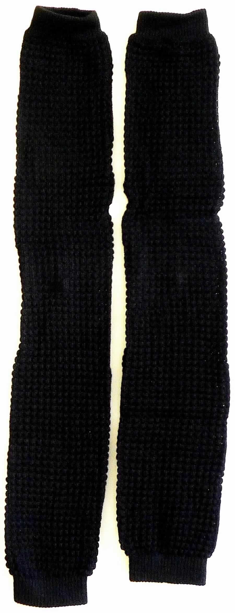 Gamaschenähnliche Waren (lt. Antrag: "Stulpen für Frauen, RSALWL"; Foto siehe Anlage)
- aus Spinnstoffen,
- schlauchförmig,
- den Unter- und teilweise den Oberschenkel bedeckend (Länge ca. 72 cm),
- ohne Steg oder Fußteil 

"Gamaschenähnliche Ware"