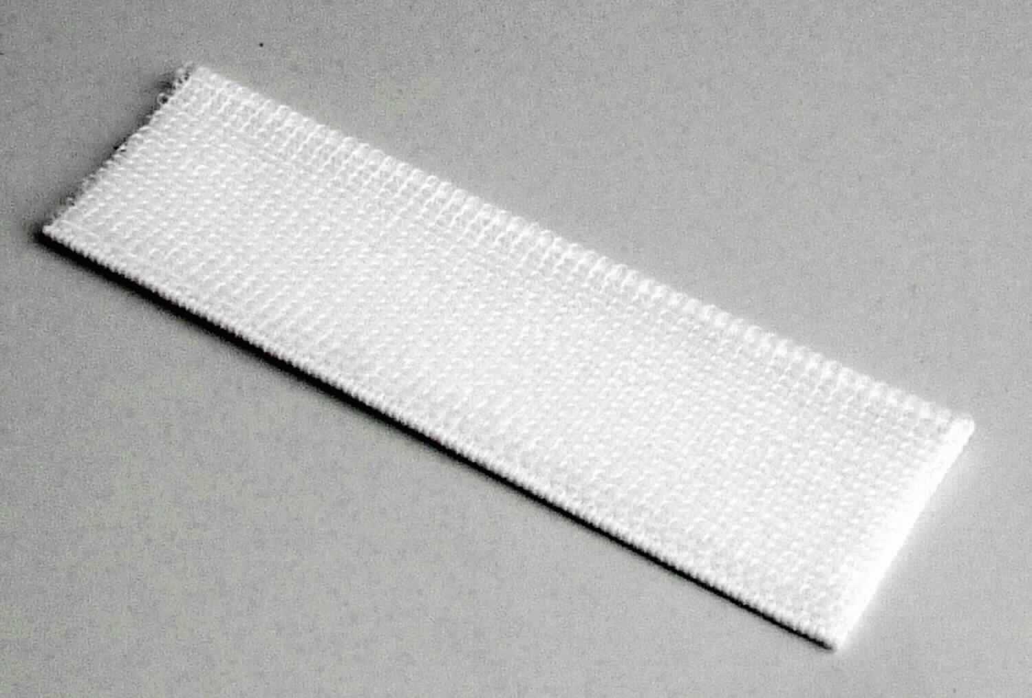 Schlingengewirke, sog. Flauschband, elastisch, Y22001, Foto siehe Anlage,
- als Meterware, mit einer Breite von 38 mm und einer Länge von laut Antrag 25 m,
- laut Untersuchungsergebnis:
-- aus synthetischen Chemiefasern und Elastomergarnen (laut Antrag: 30 % Polyamid, 
   40 % Polyester und 30 % Spandex),
-- in Kettenwirktechnik hergestellt, u. a. somit keine Ware der Position 5806.

"Schlingengewirke, aus Chemiefasern"
