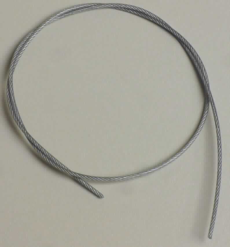 Stahlseil

Bei der Ware handelt es sich um ein für den Einzelverkauf aufgemachtes Stahlseil aus sieben Litzen, die jeweils aus sieben Drähten aus nicht rostendem Stahl (201 Stainless Steel) verseilt sind. Das Seil ist zusätzlich mit einem farblosen Kunststoff (PA1010) überzogen, so dass sein Gesamtdurchmesser ca. 1 mm beträgt.

Die Ware ist als anderes Seil aus nicht rostendem Stahl in die Unterposition 7312 1020 der Kombinierten Nomenklatur einzureihen.