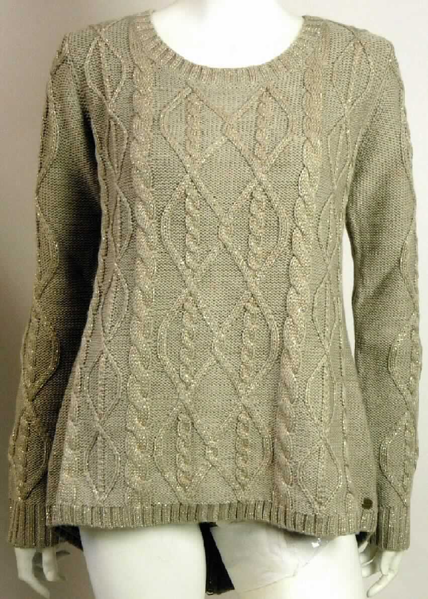 Pullover, sog. Damenpullover, W03076, Goldfields Pullover, Größe S, Foto siehe Anlage,
- aus buntgewirkten, bis zu 4,3 mm dicken Gewirken aus lt. Untersuchungsergebnis Wolle, mit einem 
  Anteil von mehr als 95 GHT und metallisierten Garnen, deren Anteil unter 5 GHT liegt , 
- mit einem Stückgewicht von mehr als 600 Gramm,
- über die Taille reichend (Rückenlänge: ca. 72 cm), vorn ca. 12 cm kürzer gearbeitet,
- mit einem runden, halsfernen Ausschnitt,
- hinten mit einer durchgehenden Öffnung mit Reißverschluss,
- mit langen Ärmeln, 
- mit gerippten Rändern am Halsausschnitt, an den Ärmeln und am unteren Rand.

"Pullover, aus Gewirken, mit einem Anteil an Wolle von mehr als 50 GHT, mit einem Stückgewicht 
 von mehr als 600 Gramm"