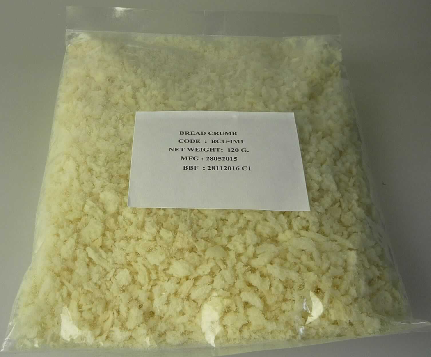 Pankomehl (Bread Crumbs)

Antragsangaben: Ursprungsland Thailand. Das Produkt wird in einer Faltschachtel mit Innenbeutel (Füllmenge 
120 g) an den Endverbraucher verkauft.

Beschreibung des vorgelegten Warenmusters:
Kunststoffbeutel (ohne Aufdruck), darauf ein weißer Aufkleber mit folgender Information (auszugsweise): 
Bread Crumb, Net Weight: 120 g

Inhalt: Unregelmäßig geformte, cremefarbene, knusprige, luftige Weißbrotflocken (bis 1,3 cm lang), teilweise 
pulverisiert.

Geschmack: Nach Weißbrot, schwach salzig, nicht süß, etwas nach Fett, ohne Röstgeschmack.

Fett, bezogen auf die Trockenmasse*: 5 GHT oder weniger
Zucker bezogen auf die Trockenmasse*: 5 GHT oder weniger
Stärke/Glucose**: 50 bis weniger als 75 GHT
Saccharose/Invertzucker/Isoglucose***: weniger als 5 GHT
Milchfett und Milchprotein: nicht enthalten (Antragsangaben)

*:   berechnet
**:  festgestellt gemäß VO (EG) 900/2008, VO (EU) 118/2010
***: festgestellt gemäß VO (EG) 900/2008

Backware, Brot ohne Zusatz von Honig, Eiern, Käse oder Früchten, mit einem Gehalt an Zuckern und Fetten, 
bezogen auf die Trockenmasse, von jeweils 5 GHT oder weniger, Panko; wegen der fehlenden Röstung kein 
geröstetes Brot der Unterposition 1905 40 der KN