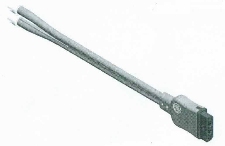 Sog. Verbindungsschlauch, aus PVC, in Form eines flexiblen, nicht verstärkten Doppelschlauchsystems, 3,6 Meter lang, mit spezifischen Verbindungsstücken, zur Verbindung einer Oberarm-Blutdruckmanschette mit einem Patientenüberwachungsgerät zur Überwachung verschiedener Parameter (Temperatur, Blutdruck, EKG, Atmung, Sauerstoffgehalt u.a.), mit passendem, rechteckigen Anschlussstück für die entsprechende NIBP (non invasive blood pressure) - Buchse am Überwachungsapparat und am anderen Ende mit einem Anschlussstück aus zwei runden Steckverbindern für das Schlauchende der Oberarmmanschette versehen (Patientenüberwachungsgerät und Oberarm-Blutdruckmanschette sind nicht Gegenstand dieser vZTA-Entscheidung). 
Äußere Form: siehe Abbildung in der Anlage.
Der Verbindungsschlauch dient der Druckzuführung vom Patientenmonitor zur Blutdruckmanschette und wird zur nichtinvasiven Blutdruckmessung verwendet.

Die Ware wird als "Teil, erkennbar hauptsächlich für einen medizinischen Überwachungsapparat zur gleichzeitigen Überwachung mehrerer Parameter bestimmt" eingereiht.