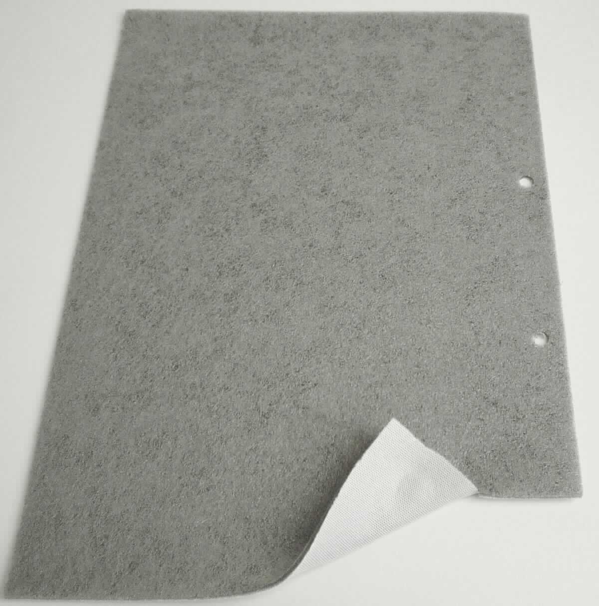 Textillaminat, Foto siehe Anlage,
- laut Antrag:
-- als Meterware auf Rollen, mit einer Breite von 1550 mm,
-- aus drei mit ihrer ganzen Fläche aufeinander liegenden und so miteinander durch Kleben verbundenen Lagen:
--- mit einer hauchdünnen (augenscheinlich weniger als 0,1 mm dicken) Lage aus Vliesstoffen aus synthetischen 
    Chemiefasern (sog. Klebevlies, zur späteren Befestigung des darauf aufgebrachten Bezugsstoffes (nicht 
    Gegenstand der vZTA)),
--- mit einer ca. 2 mm dicken Lage aus Zellkunststoff (Polyurethan), 
--- mit einer ca. 0,4 mm dicken Lage aus weißen (gebleichten) Kuliergewirken aus Polyester (synthetische 
    Chemiefasern), ohne Flor- oder Schlingenoberfläche, keine Elastomergarne oder Kautschukfäden enthaltend, 
-- findet Verwendung bei der Ausstattung von KFZ-Sitzen, 
- im Hinblick auf die Verwendung sind der Vliesstoff, der Zellkunststoff und das Gewirke gleichermaßen von 
  Bedeutung, im Hinblick auf die Dicke bestimmt der Kunststoff und im Hinblick auf das äußere Erscheinungsbild
  bestimmen die Vliesstoffe sowie die Gewirke den Charakter der Ware, somit verleiht keiner der Stoffe der Ware 
  ihren wesentlichen Charakter; sie ist daher der von den gleichermaßen in Betracht kommenden Positionen 
  (3921, 5603 und 6006) in der Nomenklatur zuletzt genannten zuzuweisen.

"Gewirke, anderes als in den Positionen 6001 bis 6005 genannte, aus synthetischen Chemiefasern, gebleicht"