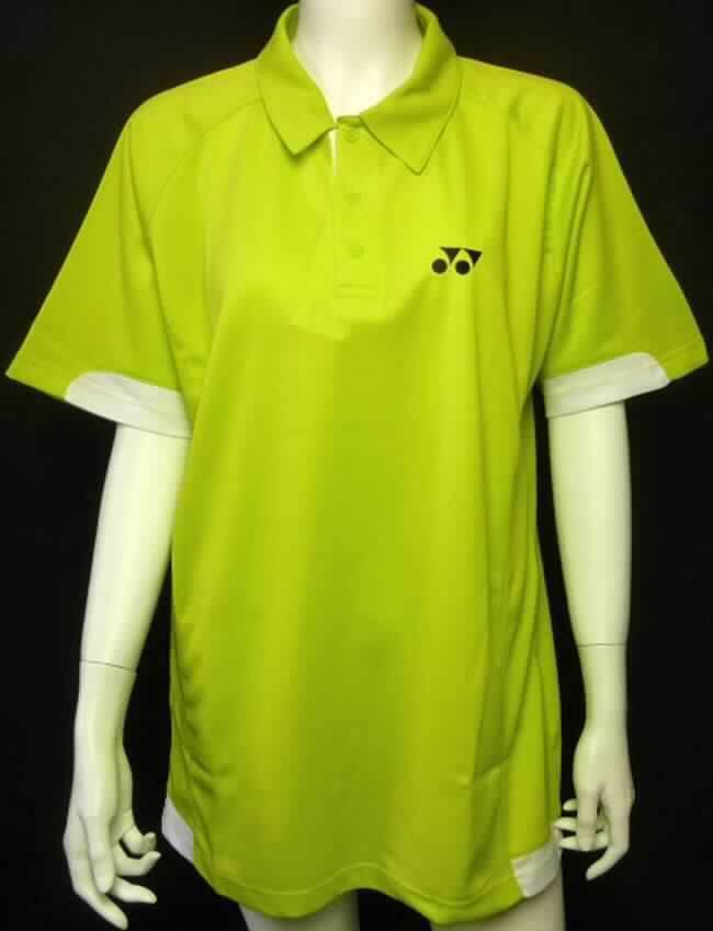 Hemd, sog. Shirt, Artikel YTM - 2116E, Farbe: Lime Green, Größe L, Foto siehe Anlage,
- in einem Polybeutel für den Einzelverkauf aufgemacht,
- aus 0,6 mm dicken (leichten), einfarbigen (limonengrünen) Gewirken aus laut Antrag 100% Polyester
  (synthetische Chemiefasern); mit durchschnittlich mehr als 10 Maschen je linearen
  Zentimeter in jeder Richtung,
- annähernd bis zum Schritt reichend (Rückenlänge: 75 cm),
- mit einem Umlegekragen,
- vorn mit einer bis zur Brustmitte reichenden Öffnung mit Knopfverschluss von links
  über rechts (Männerkleidung),
- mit kurzen Ärmeln,
- in Brusthöhe mit einem Firmenlogo bestickt,
- an den Ärmelenden und am unteren Rand mit kontrastfarbenen (weißen) Einsätzen,
- am unteren Rand gesäumt.

"Hemd aus Gewirken, für Männer, aus synthetischen Chemiefasern"
