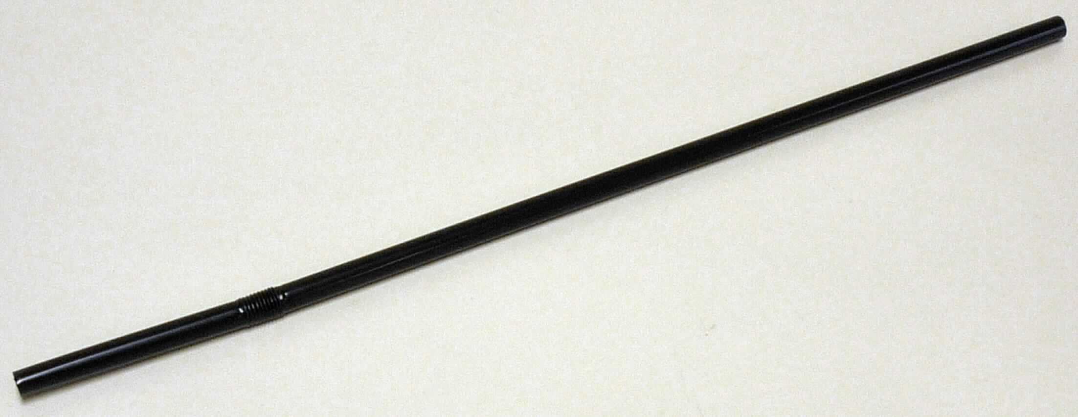 Angaben des Antragstellers:
Trinkhalm flex
Material: Polypropylen, Farbe: schwarz; Länge: 24,00 cm; Durchmesser: 0,50 cm

Untersuchungsergebnis an einem Warenmuster:
Schwarzer Trinkhalm aus Kunststoff (Länge: ca. 23,5 cm). Der Halm ist im oberen Drittel mit einer Biegevorrichtung versehen, sonst in der laufenden Länge nicht biegsam (der Halm knickt beim Biegen).

Befund:
Es liegt ein nicht biegsames Rohr aus Polypropylen im Sinne der Position 3917 vor.