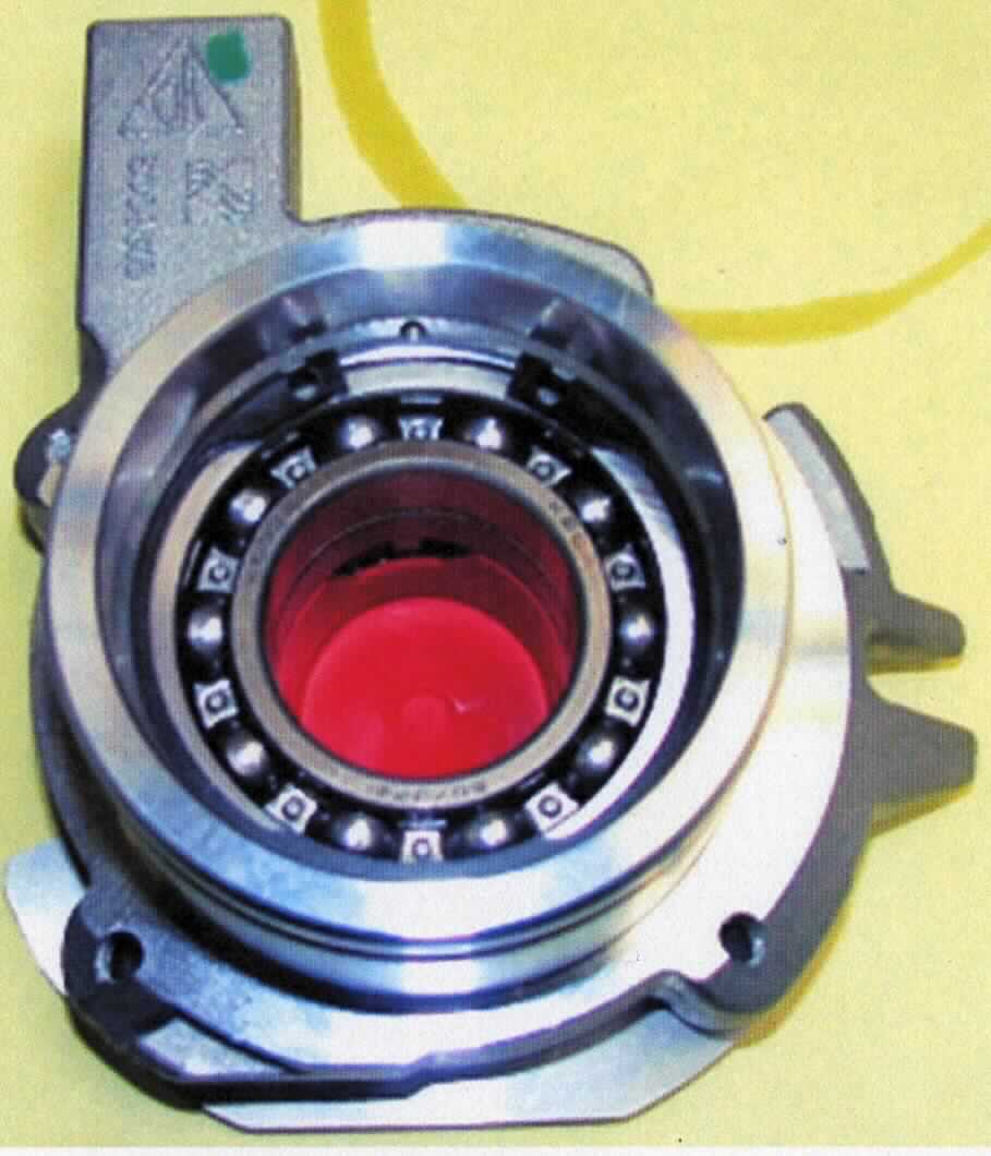 Ölpumpe
- aus Pumpengehäuse mit integrierter Ansaugschnorchel für Öl, Pumpendeckel, Kugellager,
  div. Dichtungen, Innenrotor, Außenrotor und Ölfilter im Ansaugbereich,
- zum Einbau in eine elektromagnetisch betätigte Lamellenkupplung und zur Kühlung der
  Kupplung.

"Flüssigkeitspumpe, rotierende Verdrängerpumpe, Zahnradpumpe, Hydropumpe, nicht für
 zivile Luftfahrzeuge - sog. Ölpumpe"