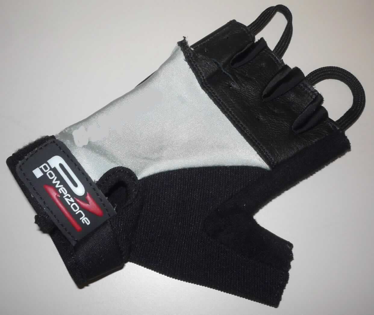 Spezialsporthandschuh, sog. ODE Training Glove PowerZone, Foto siehe Anlage, 
- als Fünffingerhandschuh ohne Fingerspitzen gearbeitet,
- die Innenhand und die Außenseite der Finger bestehend aus Leder,
- der Handrücken und die Fingerzwischenräume bestehen aus unterschiedlichen Gewirken aus Spinnstoffen,
- im Bereich des Handgelenks mit einem Klettriegel zu verengen,
- mit zwei an den Rändern der Fingeraußenseiten angenähten Laschen in Form von schmalen, geflochtenen
  Bändern, die den Zeige- und Mittelfinger bzw. den Ringfinger und den kleinen Finger verbinden,
- kennzeichnet sich aufgrund der fehlenden Fingerspitzen und der Polsterung der Griffseite als Spezialsport-
  handschuh, 
- das Leder ist insbesondere in Bezug auf die Verwendung als Sporthandschuh (z.B. für Gewichtheber, Rad-
  fahrer) charakterbestimmend. 

"Bekleidungszubehör (Spezialsporthandschuh), aus Leder"