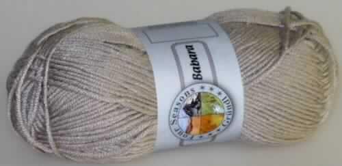Garn, sog. Handstrickgarn Barbara, siehe Foto,
- in Aufmachungen für den Einzelverkauf (als Knäuel mit einem Gewicht von 50 g),
- laut Untersuchungsergebnis:
-- aus ca. 80 GHT Viskose (künstliche Chemiefaser) und 20 GHT Wolle,
-- gezwirnt; mit einer S-Drehung als letzter Drehung (u. a. somit kein Nähgarn),
-- mit einem Titer von 4000 dtex (somit kein Bindfaden der Position 5607).