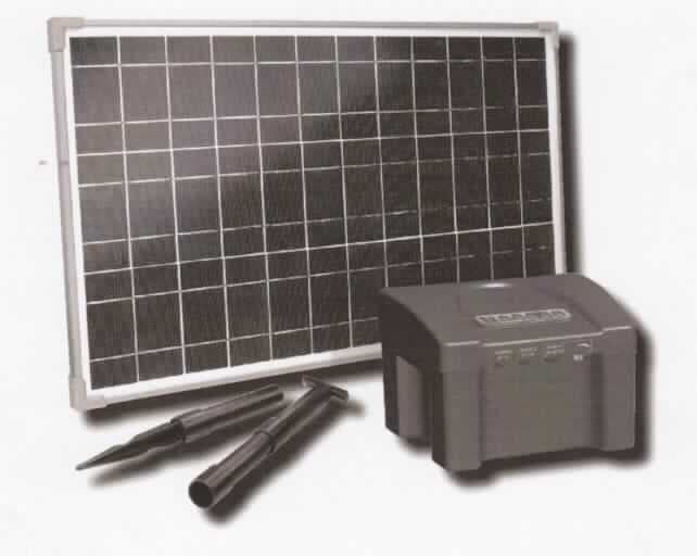 Das Solarsystem "Independent I" besteht aus:
- einem kristallinen Solarmodul aus fotovoltaische Zellen mit umlaufenden Aluminiumrahmen (615 x 345 x 30 mm,
  L/B/H) einschließlich noch nicht zusammengesetzter Halterung (Standrohr) zum Einstecken in die Erde (für den
  Außenbereich) und
- einer sog. Akkubox (255 x 255 x 205 mm, L/B/H) mit eingebauten 12V / 24Ah Akkumulatoren, Laderegler,
  Tiefentladeschutz, Anschlusskabel zum Solarmodul und vier weiteren Anschlüssen (Ausgang 1 bis 4) für diverse
  Endgeräte.

Der Solar-Gleichstromgenerator mit einer maximalen Leistung von 25 W dient der direkten Umwandlung von Sonnenlicht in elektrische Energie zum netzunabhängigen Aufladen der Akkus und zum Betrieb externer Geräte (z.B. Pumpen, Lüfter, Gartenleuchten etc.).

Die noch nicht zusammengesetzte, in einer gemeinsamen Verkaufsumschließung verpackt Ware wird als "elektrischer Generator, Gleichstromgenerator (Solargenerator), mit einer Leistung von weniger als 750 W, nicht von den Taric-Codes 8501 3100 10 bis 8501 3100 60 erfasst" eingereiht.

Anlage: 1 Abbildung