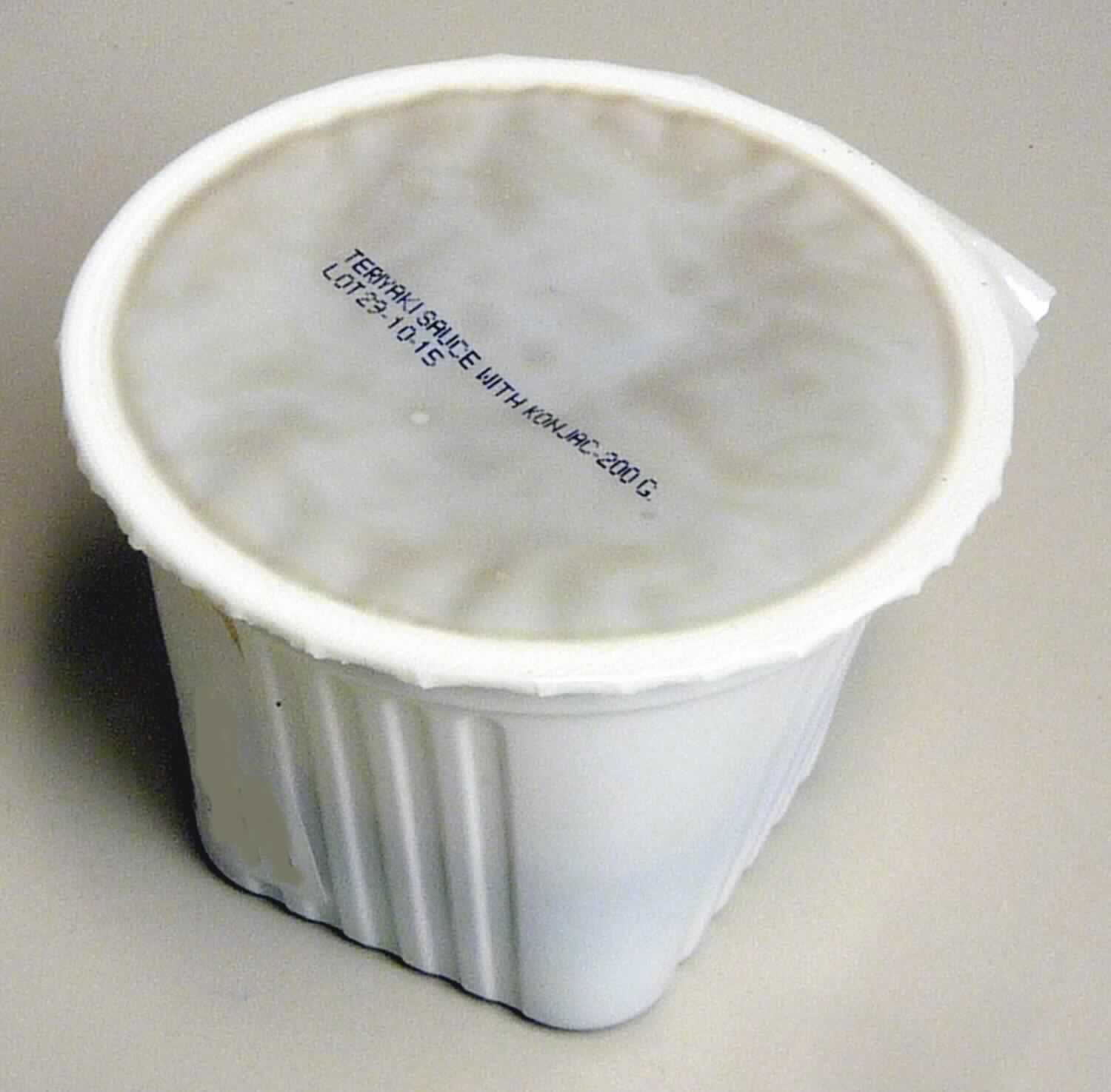 Fertiggericht mit Konjak-Nudeln

Antragsangaben: Nudeln aus der Konjakwurzel mit Teriyaki Sauce 200 gr.

Ein Warenmuster (nicht in Originalumschließung) und vertrauliche Angaben zur Zusammensetzung (siehe Feld 8) lagen vor.

Beschaffenheit des Warenmusters:
Mit weißer Kunststofffolie verschweißter weißer Kunststoffbecher; darin verzehrfertige Konjaknudeln nach Art von Spaghetti in einer braunen, mit Karottenstücken und Gewürzen durchsetzten Sauce;
Geschmack würzig, nach Karotten und Sojasauce.

Milchfett und Kakao: nach der Zutatenliste nicht enthalten
Stärke einschließlich Stärkeabbauprodukte (HPLC nach enzymatischem Abbau): weniger als 5 GHT
Saccharose (einschließlich Invertzucker) und Isoglucose (HPLC): weniger als 5 GHT

Lebensmittelzubereitung aus Mehl, ohne Gehalt an Kakao, anderweit weder genannt noch inbegriffen, kein Milchfett enthaltend, weniger als 5 GHT Saccharose (einschließlich Invertzucker), Isoglucose, Glucose oder Stärke enthaltend, Fertiggericht mit Charakter bestimmendem Anteil an Konjaknudeln