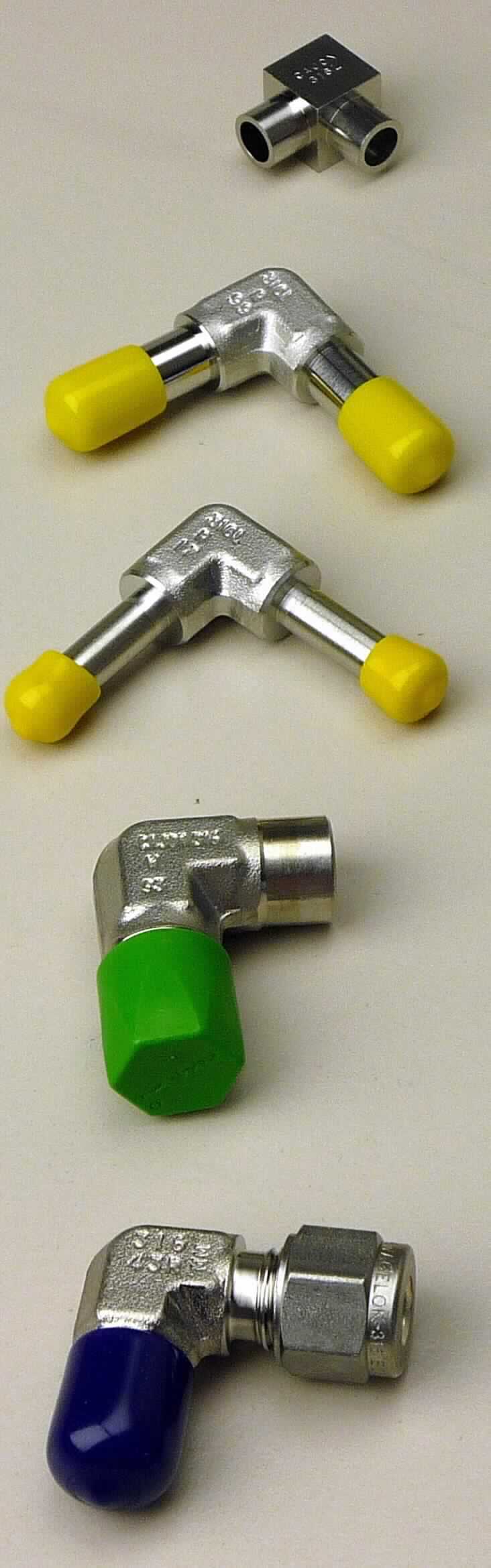 Rohrformstück aus Stahl (Winkel)

Bei der Ware handelt es sich um ein metallisches Hohlerzeugnis in Form eines 90°-Winkels, mit kreisrundem Querschnitt, mit einem Außendurchmesser von 8 mm, ohne Gewinde. Die Kanten an den Enden sind gerade. Nach den Angaben besteht das Erzeugnis aus nicht rostendem Stahl. Eine technische Zeichnung mit genauen Angaben wurde vorgelegt. Das Erzeugnis dient zum Verbinden von Rohren durch Stumpfschweißen.

Die Ware ist nach ihrer Beschaffenheit als anderer Winkel (Rohrformstück) zum Stumpfschweißen, aus nicht rostendem Stahl, in die Codenummer 7307 2310 90 0 des Zolltarifs einzureihen.