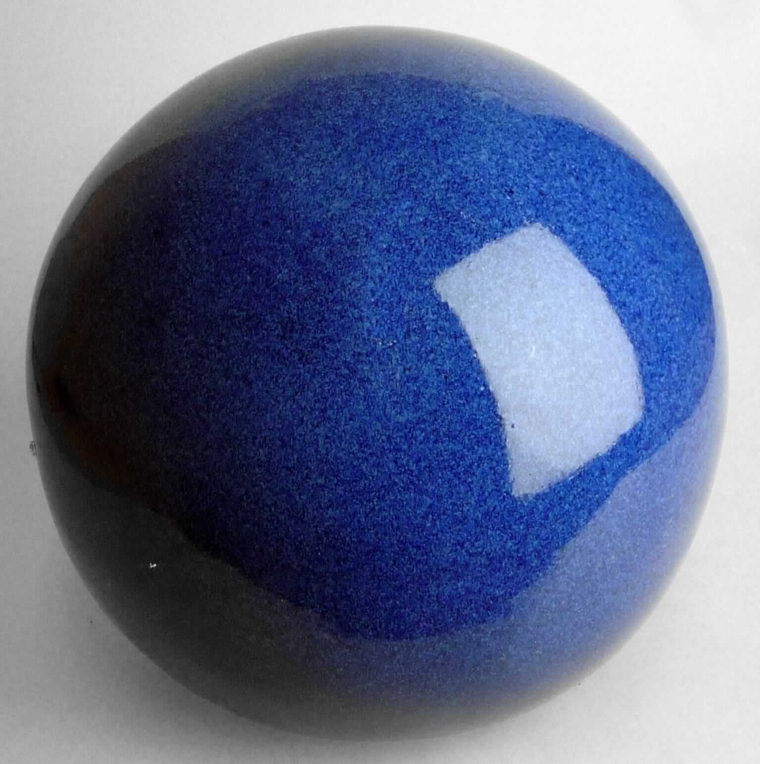 Keramischer Ziergegenstand, sog. Kugel glanz, Artikel 204421, Foto siehe Anlage, 
- blaue, glasierte Kugel; hohl; mit Standfläche und Loch im Boden,
- keramisches Erzeugnis; nach der Formgebung gebrannt; tonmineralhaltiges Material enthaltend, 
- - nach dem Ergebnis der wissenschaftlichen Untersuchung aus anderer Keramik als Porzellan,
    Steinzeug, Steingut, feinen Erden oder gewöhnlichem Ton bestehend,
- in den Abmessungen: ca. 19 cm (Höhe) x 21 cm (Durchmesser),
- ohne Hinweise auf Handarbeit.

"Keramischer Ziergegenstand, aus anderer Keramik als Porzellan, gewöhnlicher Ton, Steingut oder
 feinen Erden, nicht handgearbeitet"