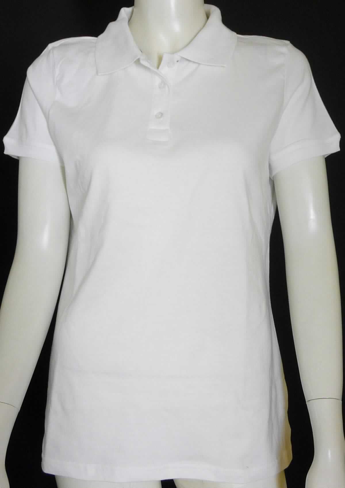 Hemdbluse, sog. Woman's Single Jersey Polo, Art. 4015 / 4015F, Größe M, Foto siehe Anlage,
- laut Antrag mit fünf Stück je Verpackungseinheit im Polybeutel verpackt,
- aus ca. 0,5 mm dicken, einfarbigen Gewirken aus laut Antrag 100 % Baumwolle,
- mit durchschnittlich mehr als 10 Maschen je linearen Zentimeter in jeder Richtung,
- über die Taille reichend (Rückenlänge: ca. 67 cm),
- mit einem Umlegekragen,
- vorn mit einer kurzen Öffnung mit Knopfverschluss von rechts über links (Frauenkleidung),
- mit kurzen Ärmeln,
- den Hemden für Männer entsprechend zugeschnitten,
- am unteren Rand durch Umschlagen und Festnähen gesäumt.

"Hemdbluse, aus Gewirken, für Frauen, aus Baumwolle"