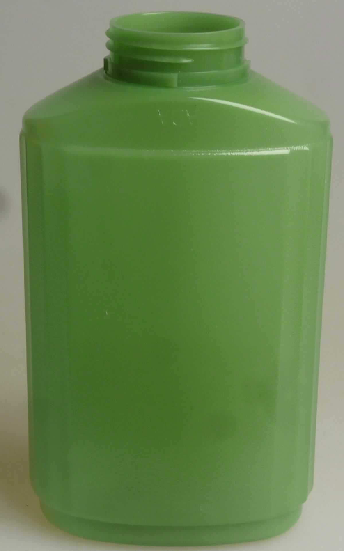 Es handelt sich um ein Transport- und Verpackungsmittel in Form einer Flasche mit Schraubgewinde (ohne Verschluss) aus Kunststoffen im Sinne der Anmerkung 1 zu Kapitel 39. 
Das Erzeugnis mit einem Fassungsvermögen von 300 ml wird mit kosmetischen Produkten befüllt.

Die Flasche wird in eine Wandhalterung (nicht Gegenstand der vZTA) eingesetzt.

Die Ware ist als "Transport- und Verpackungsmittel aus Kunststoffen, Ballons, Flaschen, Flakons und ähnliche Waren, mit einem Fassungsvermögen von 2 Litern oder weniger" einzureihen.